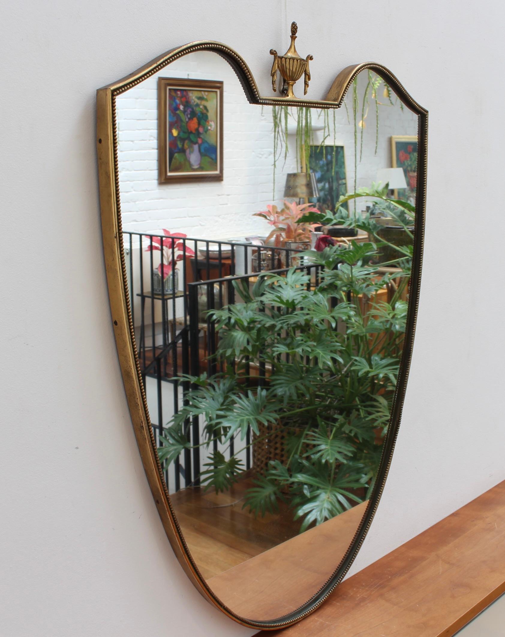 Vintage Italian Wall Mirror with Brass Frame and Beading (circa 1950s) In Good Condition For Sale In London, GB