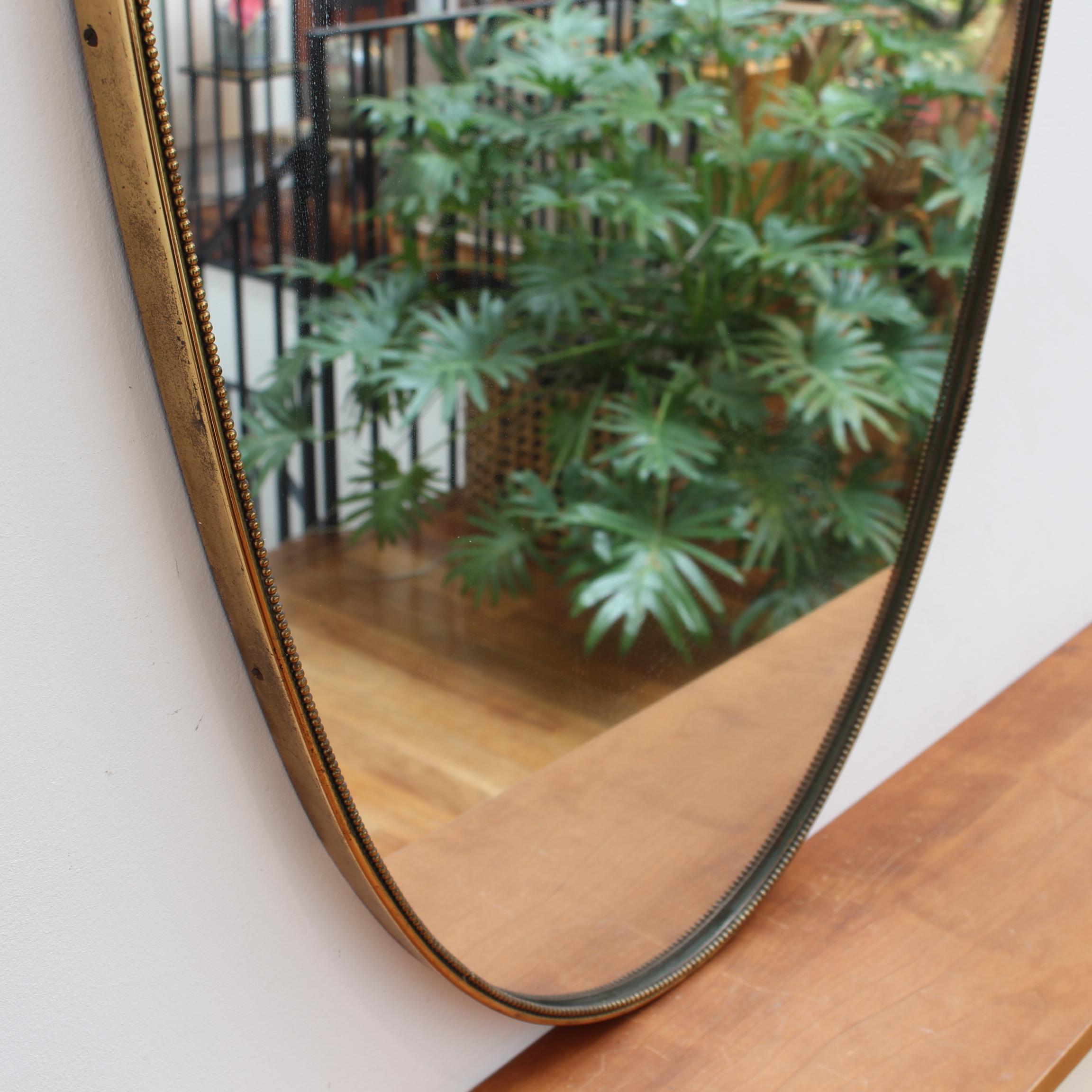 Vintage Italian Wall Mirror with Brass Frame and Beading (circa 1950s) For Sale 3