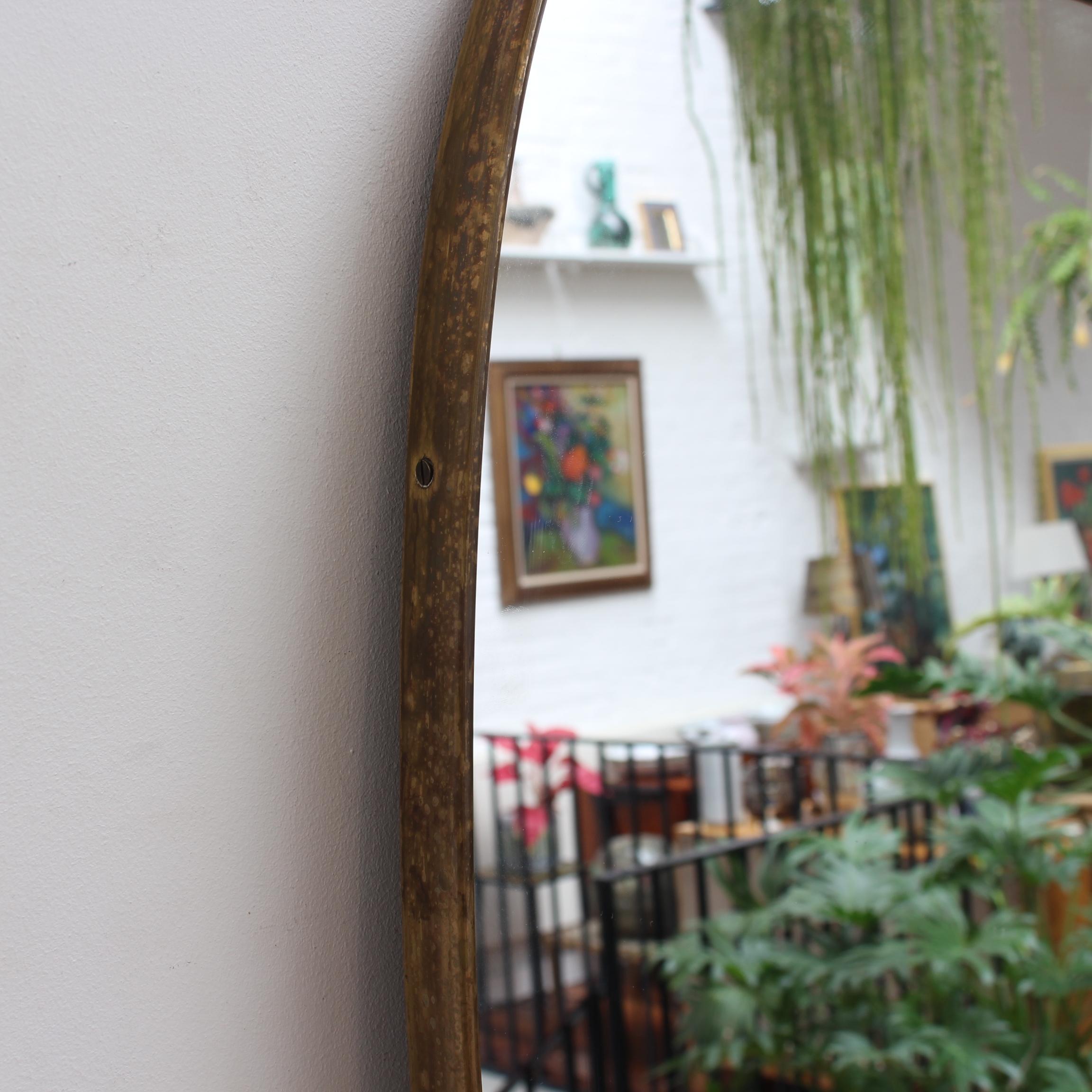 Vintage Italian Wall Mirror with Brass Frame (circa 1950s) In Good Condition For Sale In London, GB