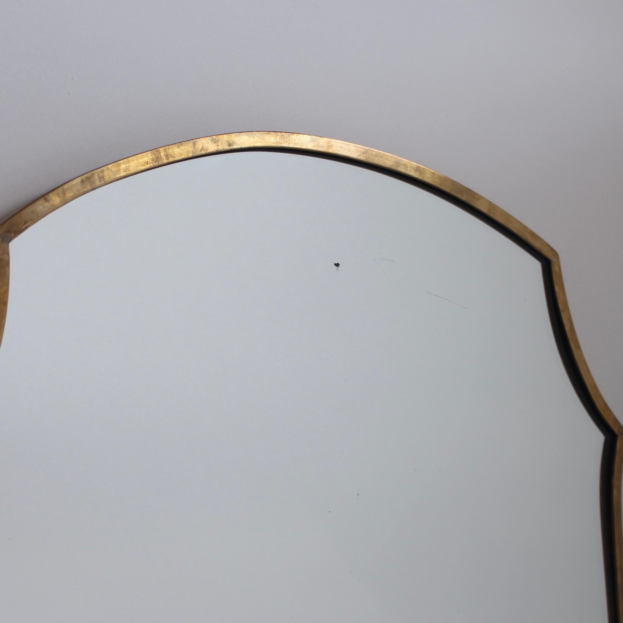 Italienischer Vintage-Wandspiegel mit Messingrahmen (ca. 1950er Jahre) im Angebot 3