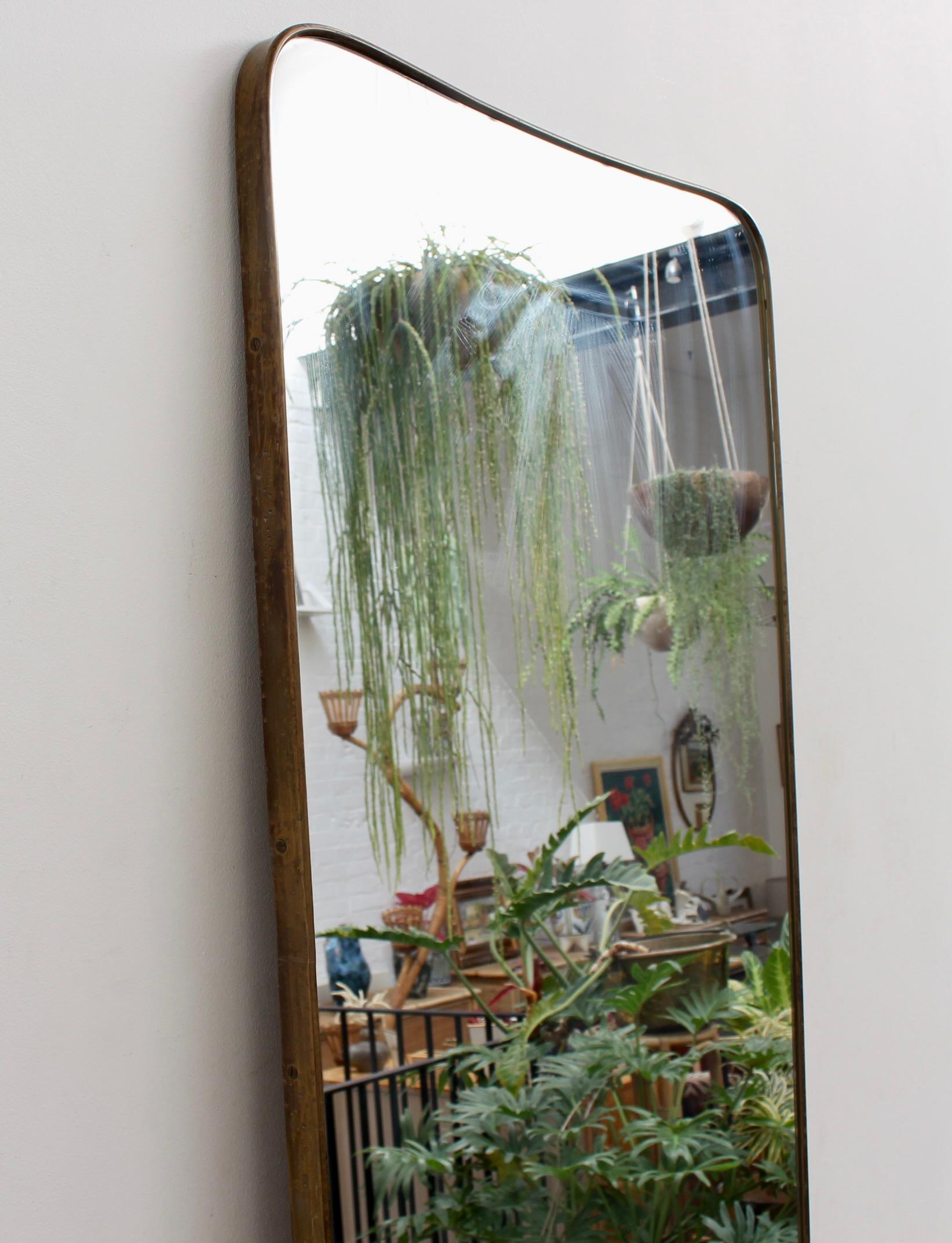Mid-Century Modern Vintage Italian Wall Mirror with Brass Frame (circa 1950s) - Large For Sale