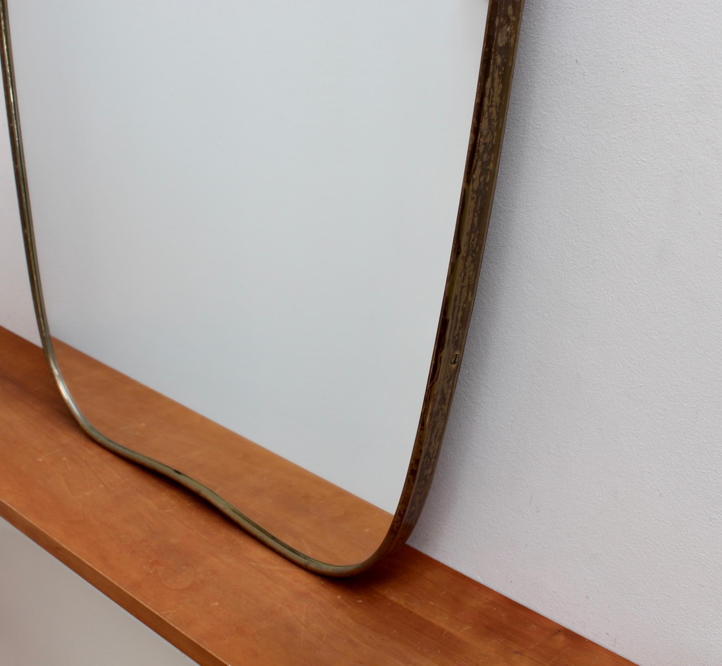 Vintage Italian Wall Mirror with Brass Frame (circa 1950s) - Large For Sale 4