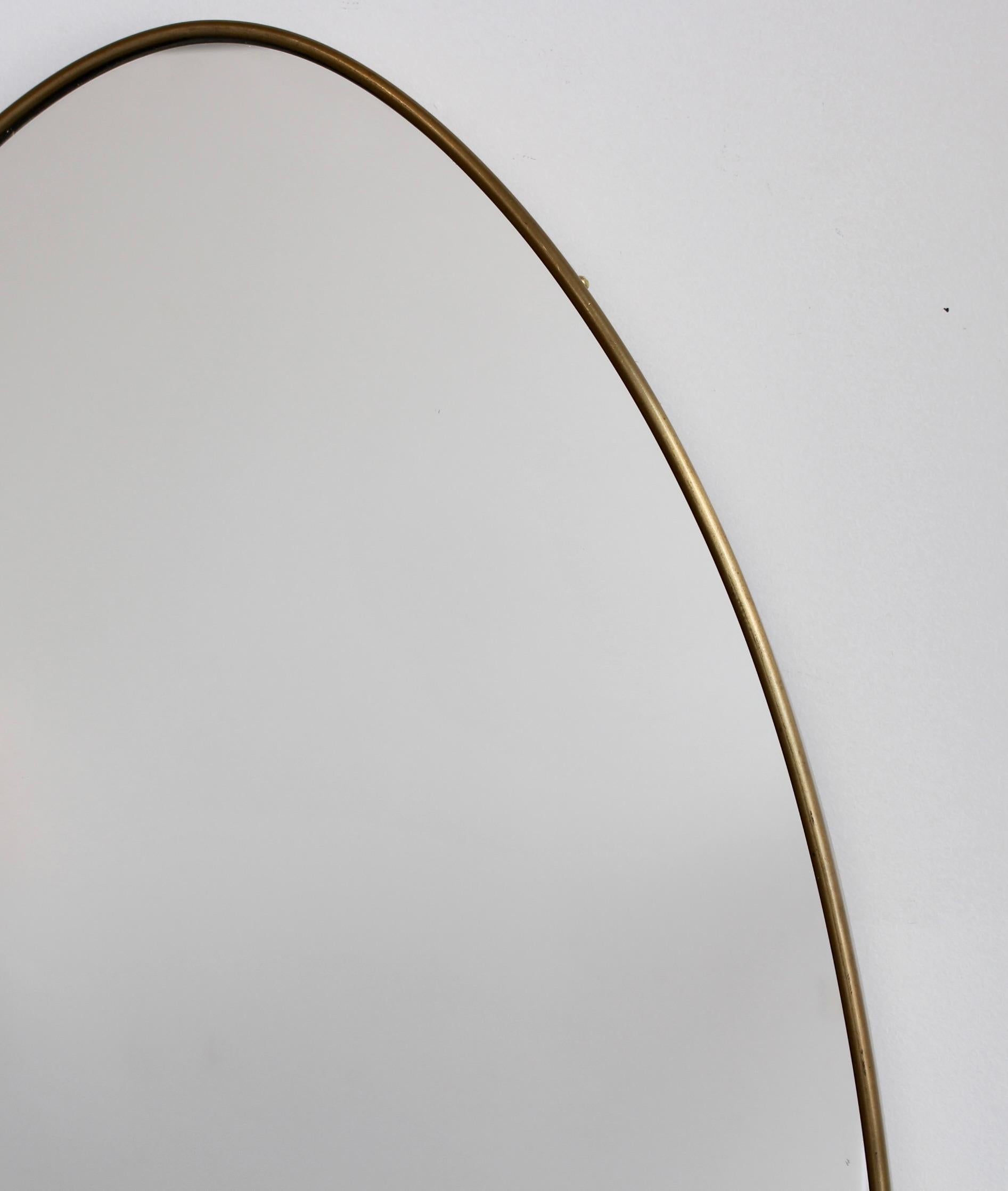 Miroir mural italien vintage avec cadre en laiton (vers les années 1960) en vente 2