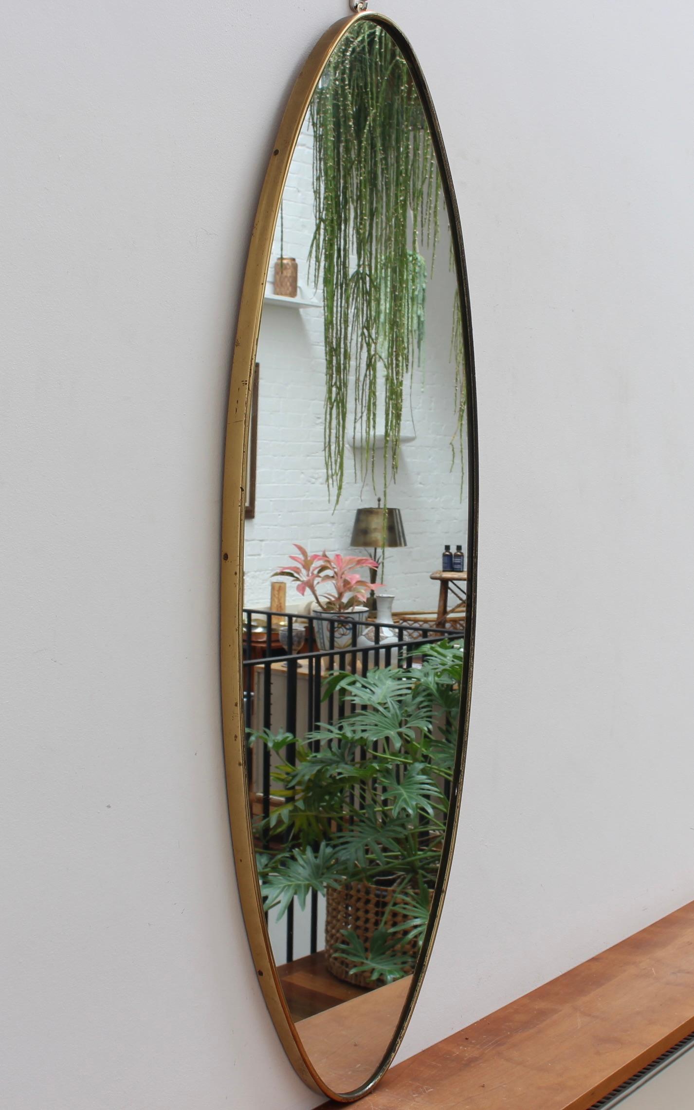 Mid-Century Modern Vintage Italian Wall Mirror with Brass Frame (circa 1960s) - Large For Sale