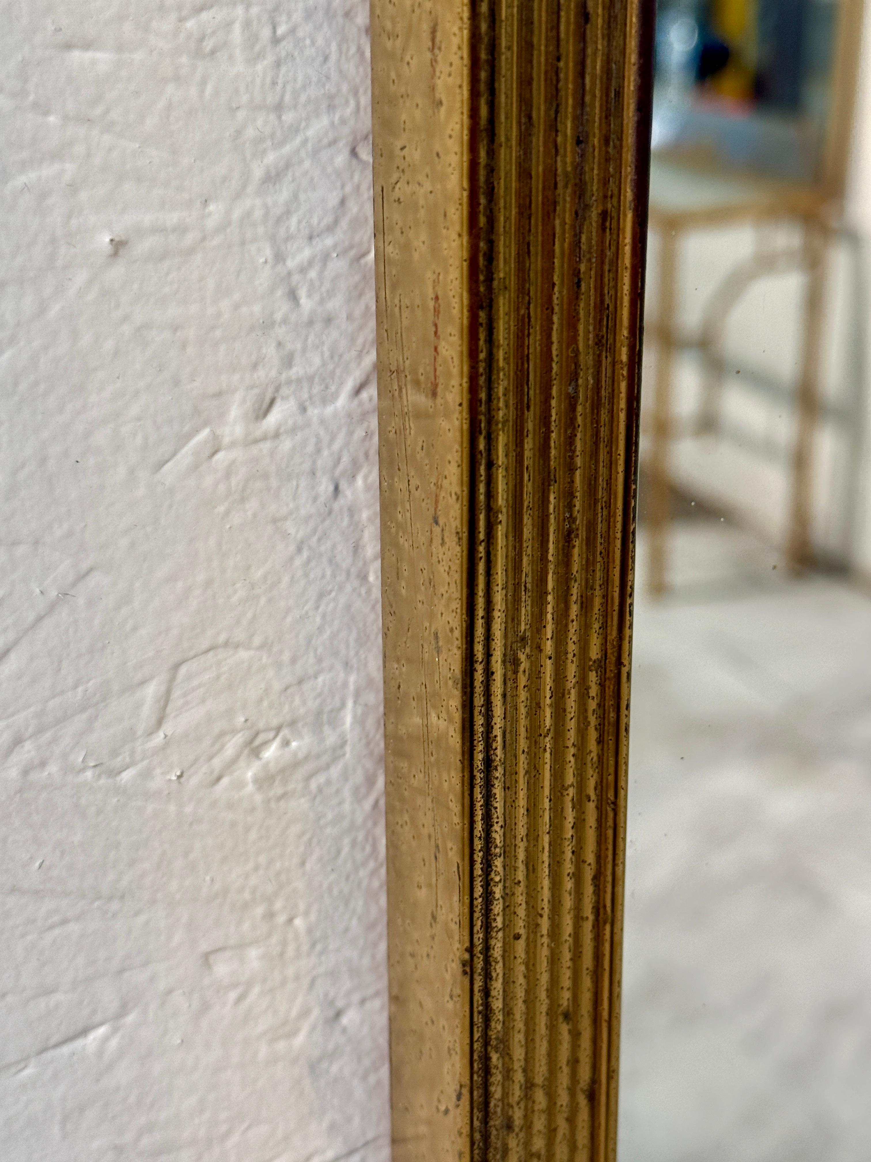 Fine XX secolo Specchio da parete italiano d'epoca con accenti metallici ornamentali, anni '70 in vendita