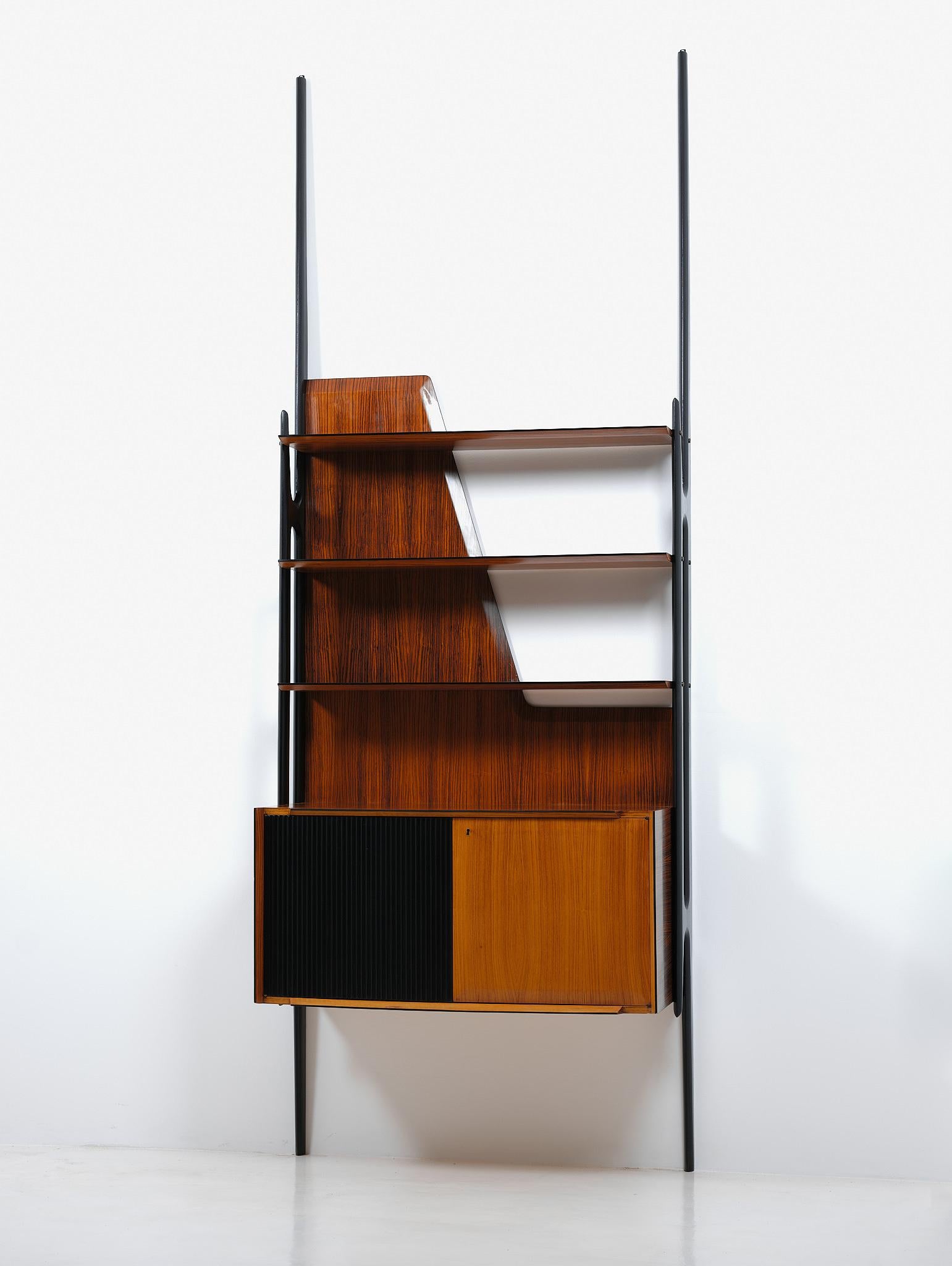 Vintage Italian Wall Unit by Dassi, 1950s Fully Restored In Good Condition For Sale In Rome, IT