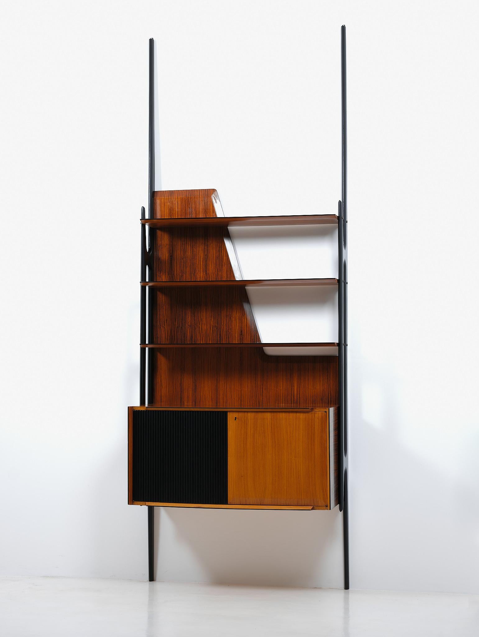 Vintage Italian Wall Unit by Dassi, 1950s Fully Restored In Good Condition In Rome, IT