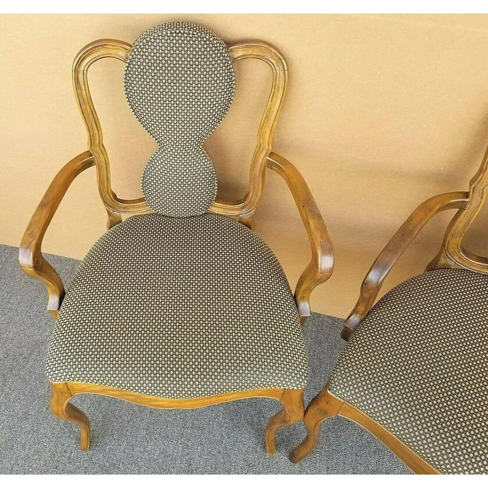 Italienische Akzent-Esssessel aus Nussbaumholz - 2er-Set im Zustand „Gut“ im Angebot in Lake Worth, FL