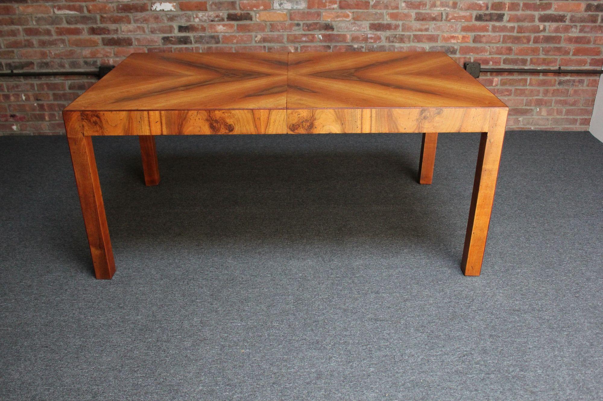 Vintage Italian Walnut Parsons Style Chevron Dining Table with Two Leaves In Good Condition In Brooklyn, NY