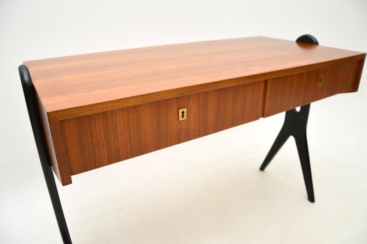 Bureau vintage en noyer italien en vente 2