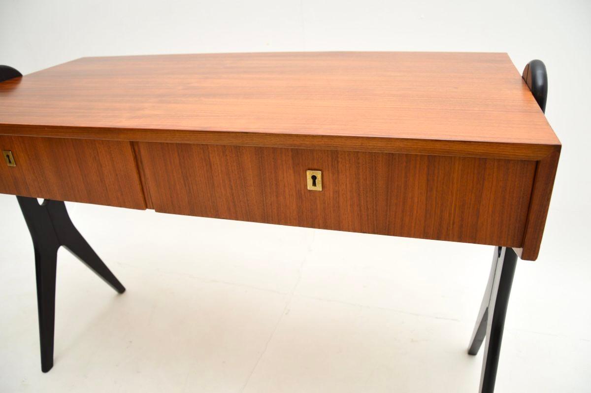 Bureau vintage en noyer italien en vente 3