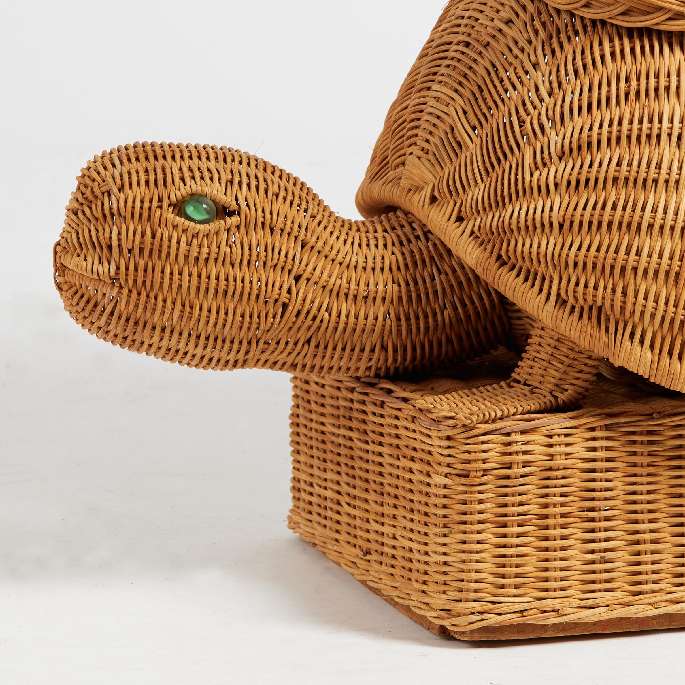 Vintage Italian Wicker Turtle Stand or Table In Good Condition In Palm Beach, FL