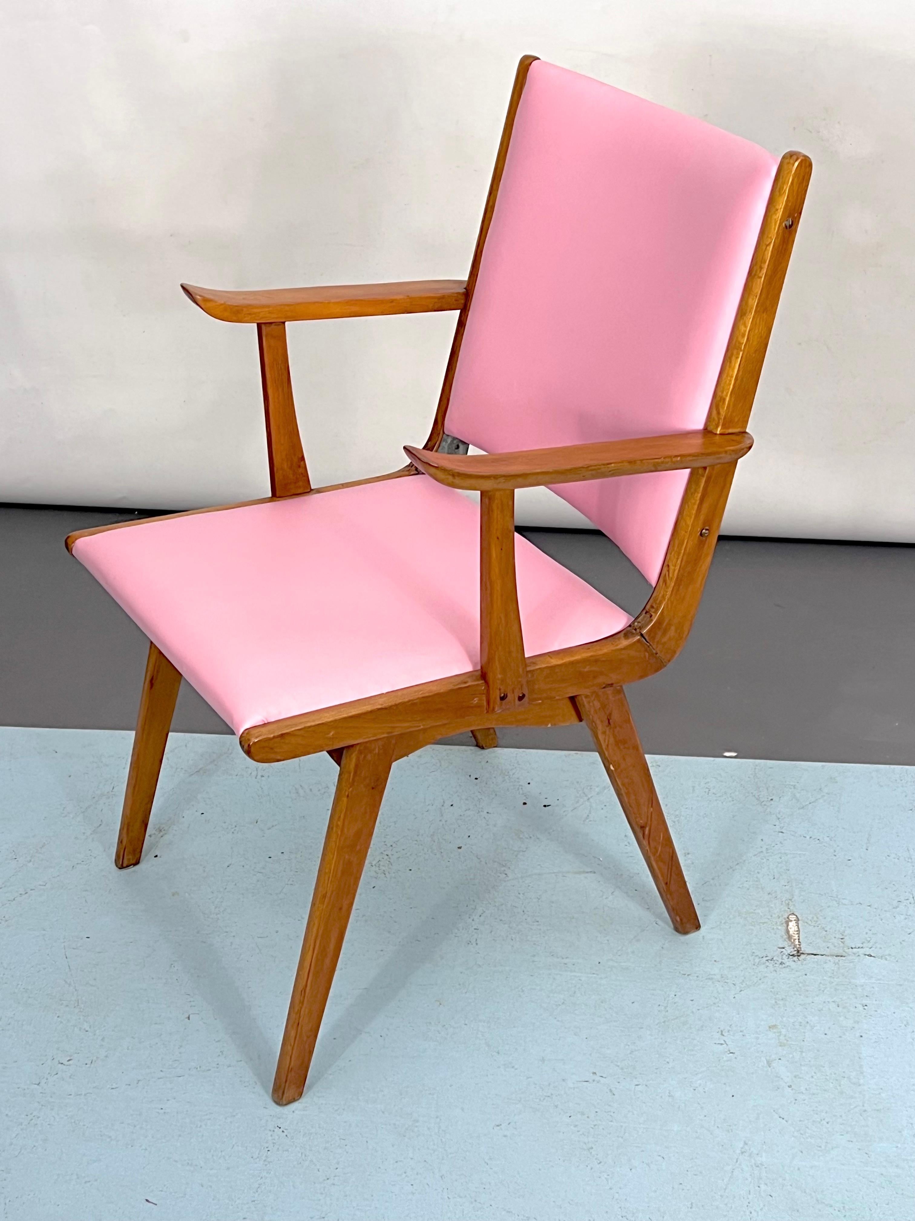 Vintage Italian Wood Accent Chair in Pink Leatherette, Italy, 1950s For Sale 1