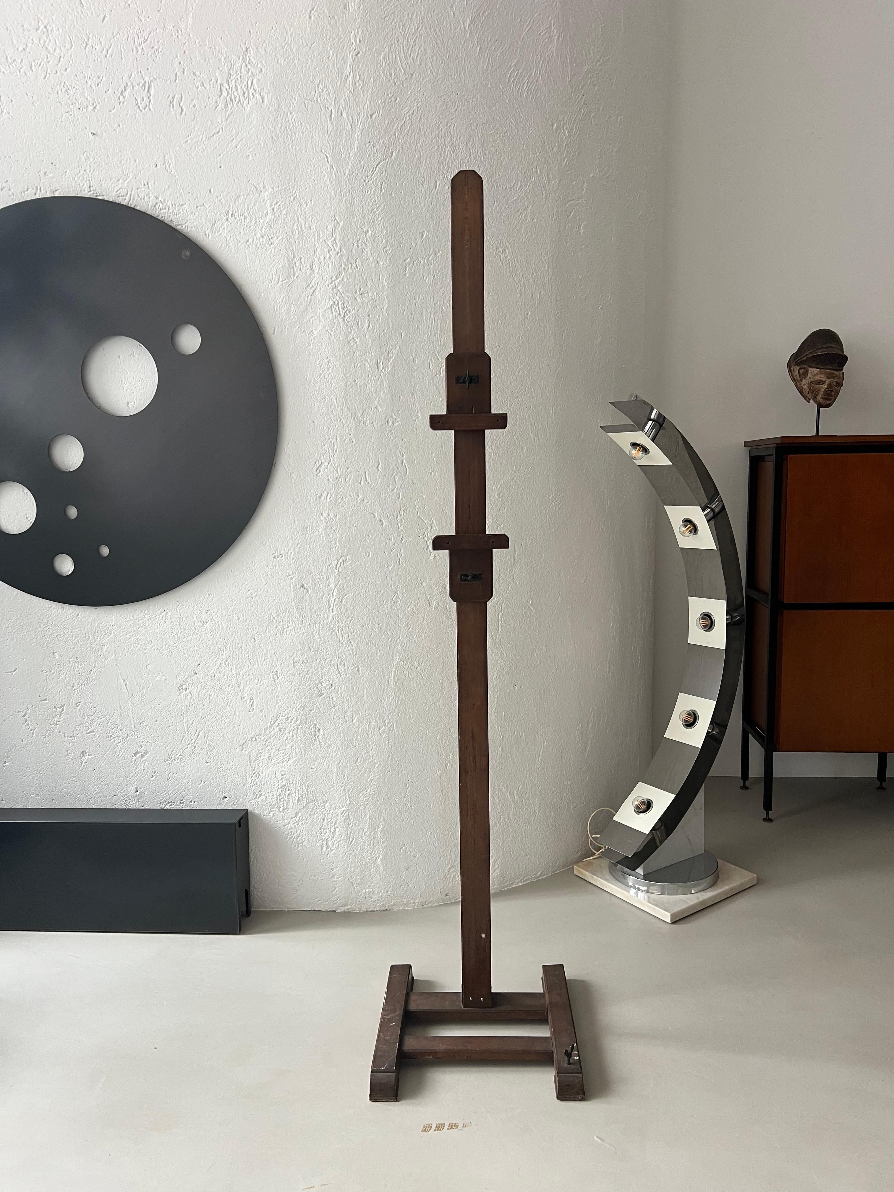 Italienische Vintage-Holz Staffelei, Kunsthalter, flacher Fernseherhalter aus Holz im Angebot 14