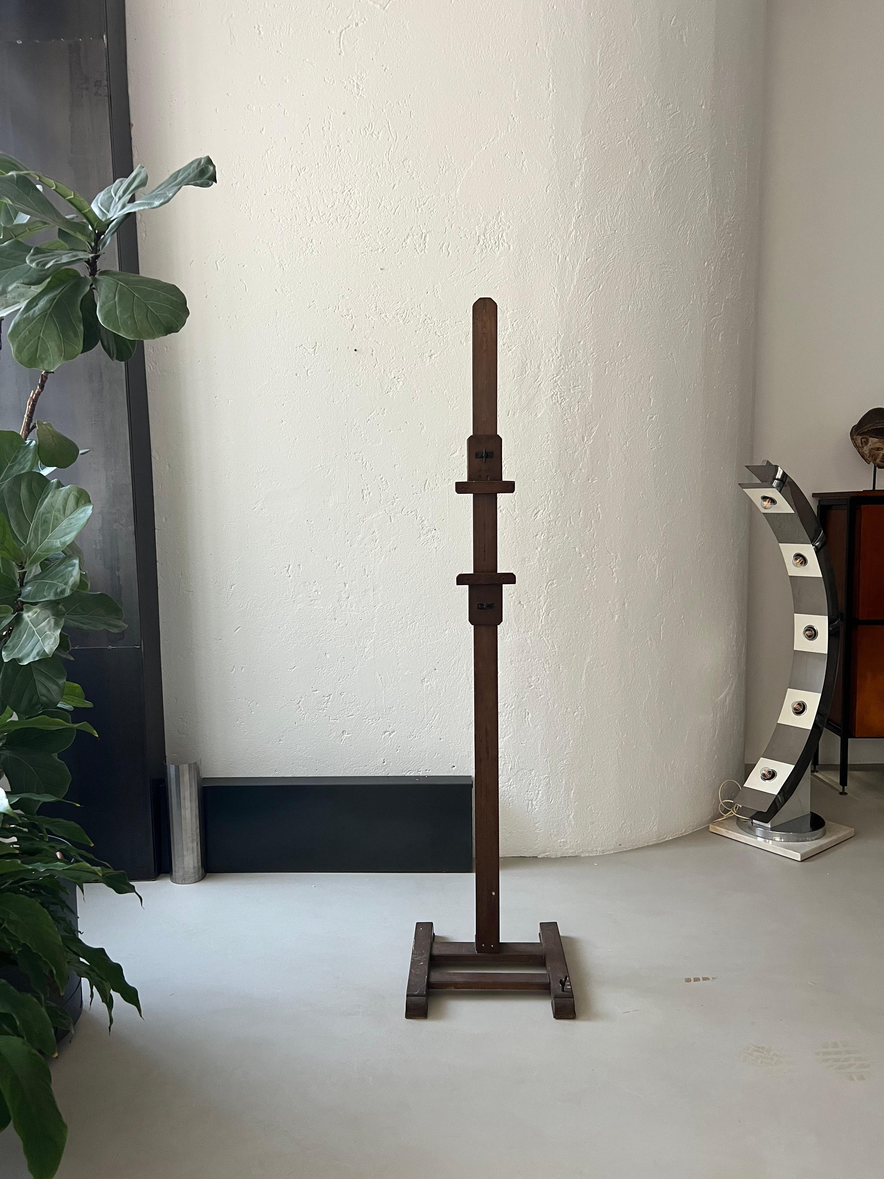 Italienische Vintage-Holz Staffelei, Kunsthalter, flacher Fernseherhalter aus Holz im Angebot 15