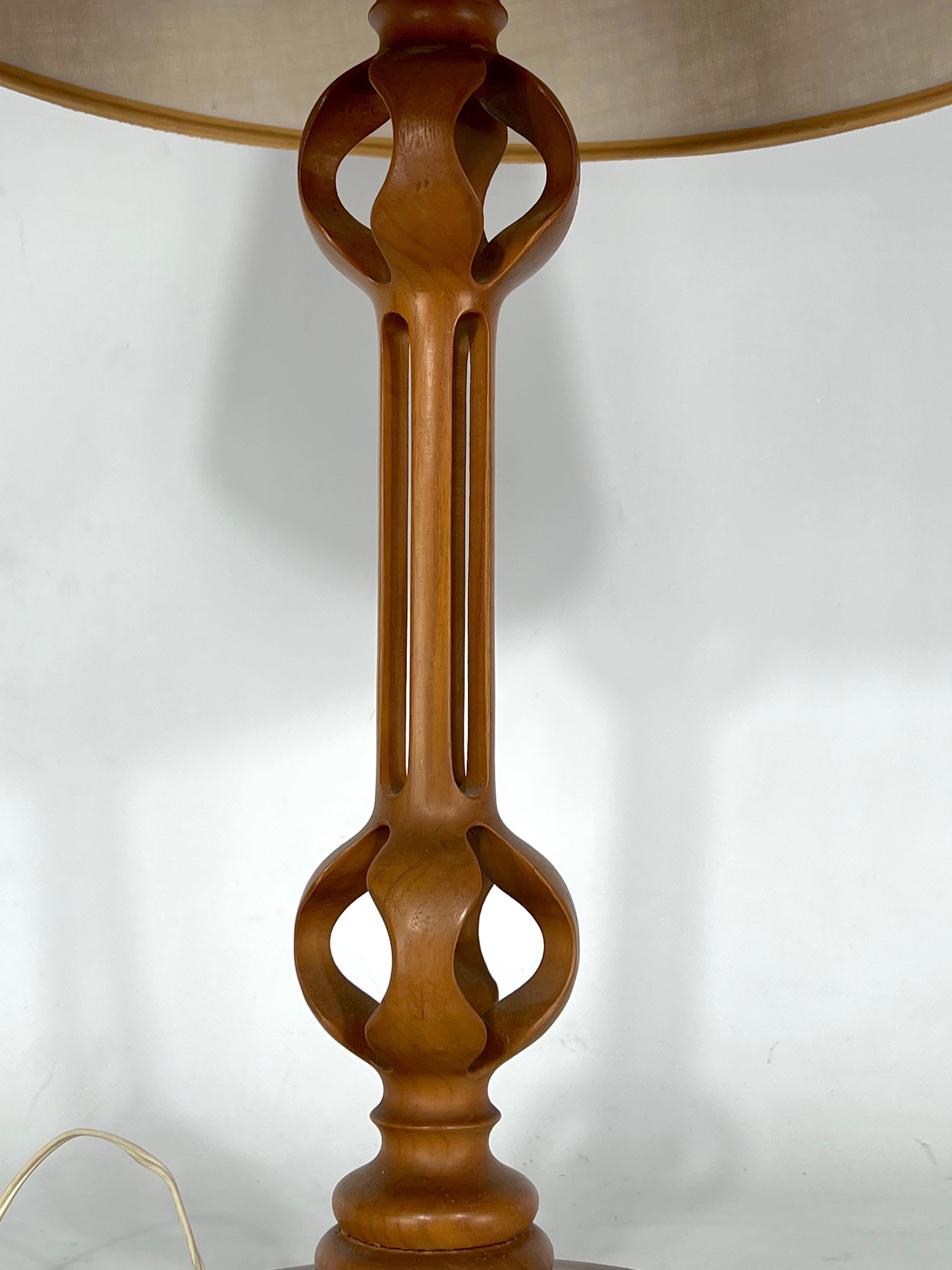 Mid-Century Modern Lampe de table italienne vintage en bois des années 50 en vente