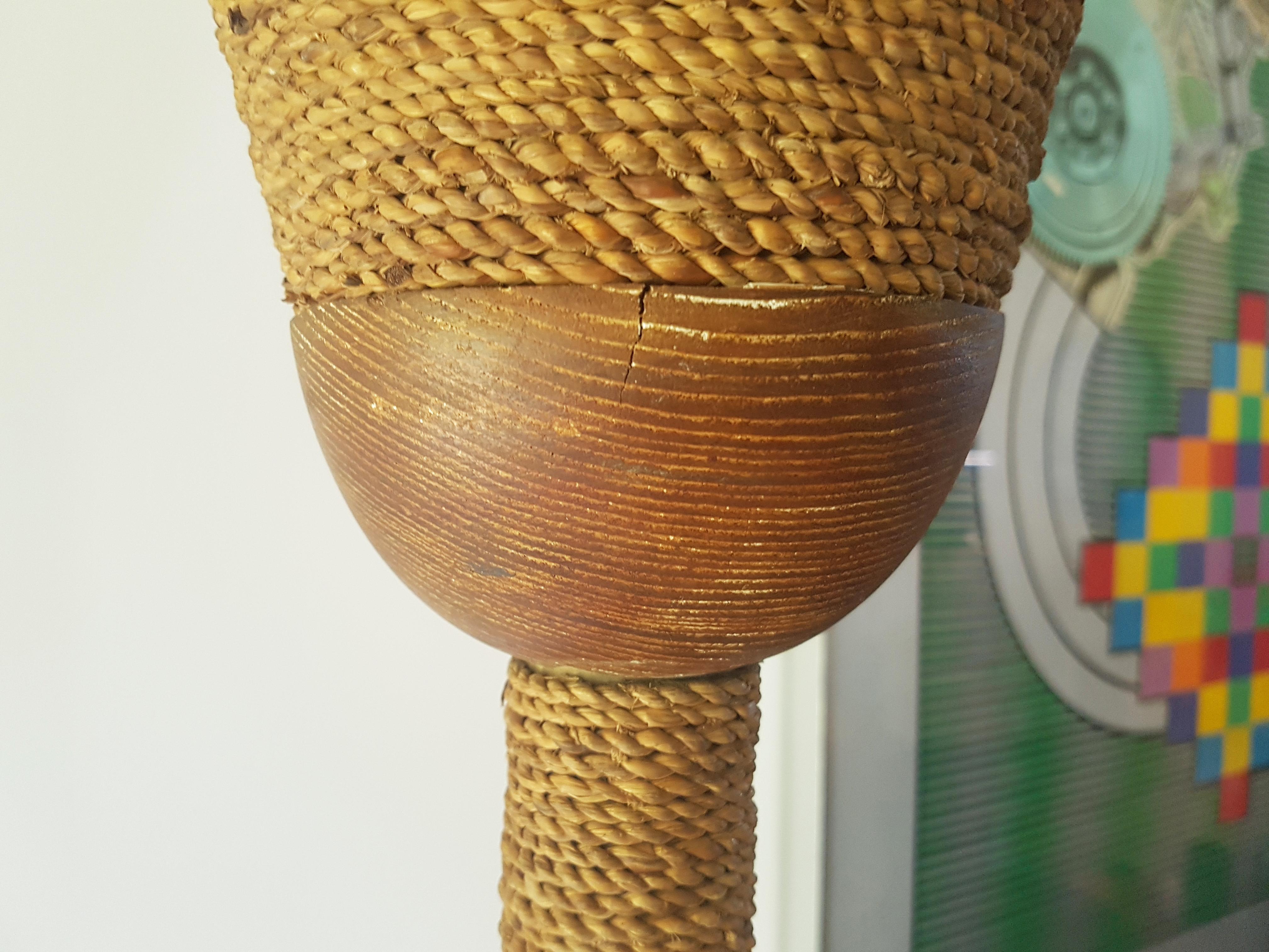 Vintage Italian Wooden and Rope Floor Lamp, 1930s-40s In Good Condition In Varese, Lombardia