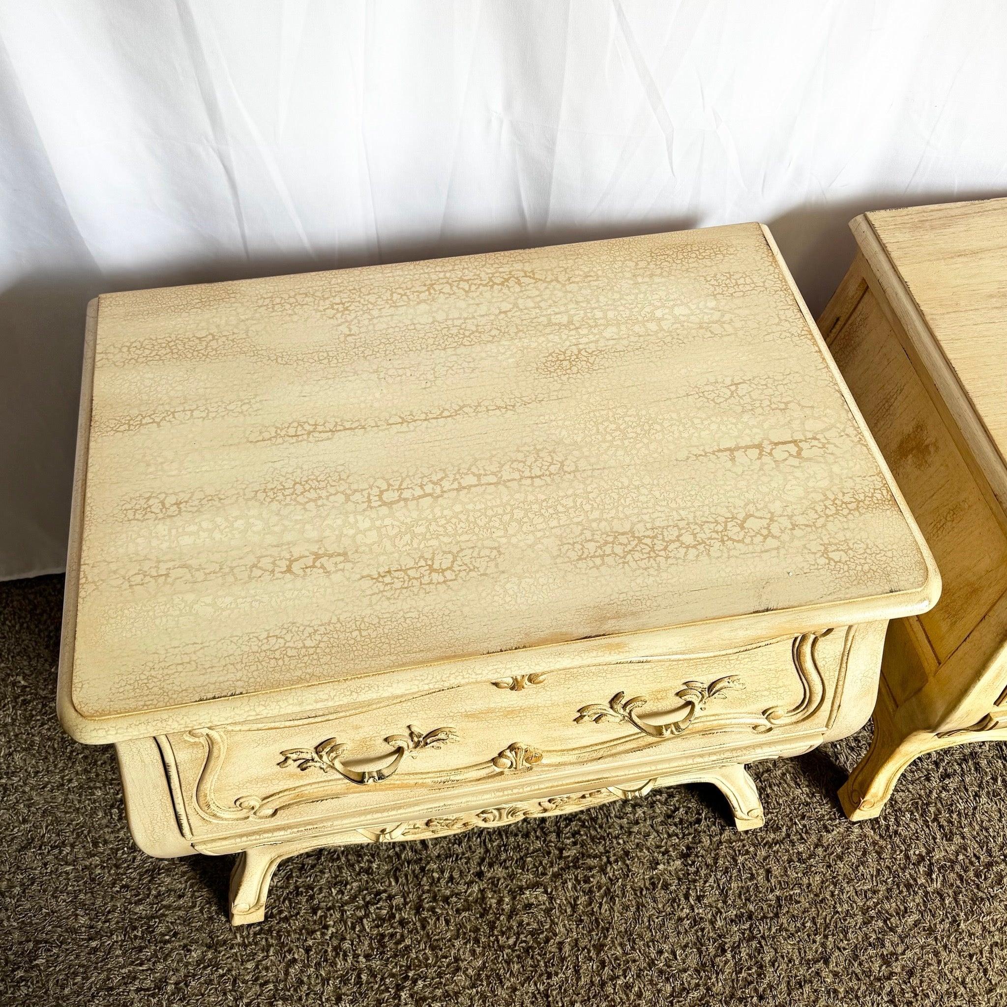 Vintage Italian Wooden Bombe Nighstands/Commodes With Crackle Finish - A Pair For Sale 4