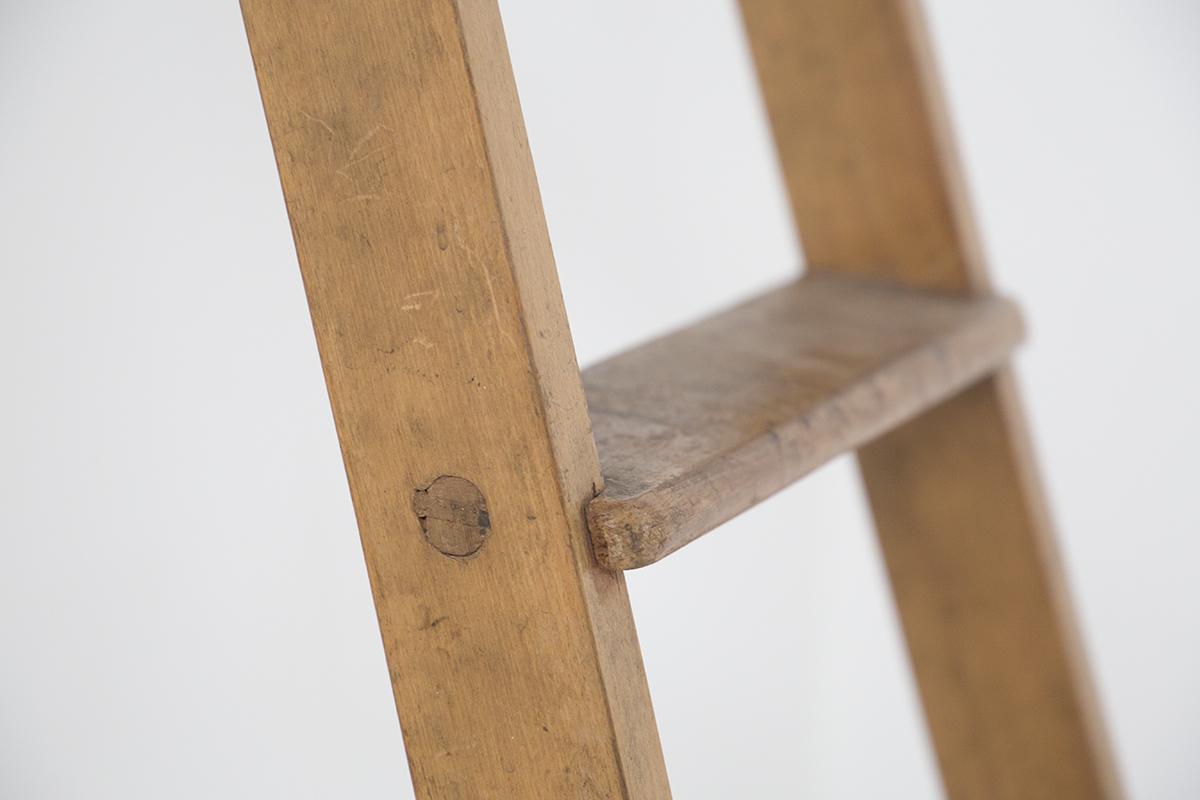 Vintage Italian Wooden Ladder In Good Condition For Sale In Milano, IT