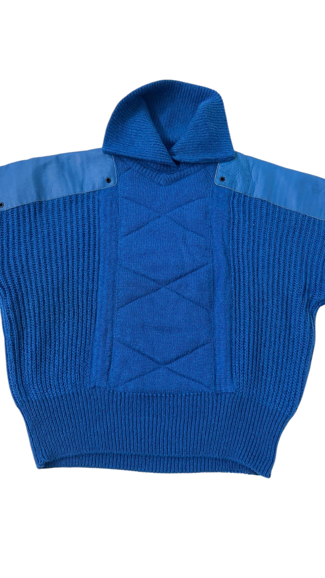 Vintage Italian Wool Sweater with Quilted Panel and Leather Shoulder Inserts For Sale 3