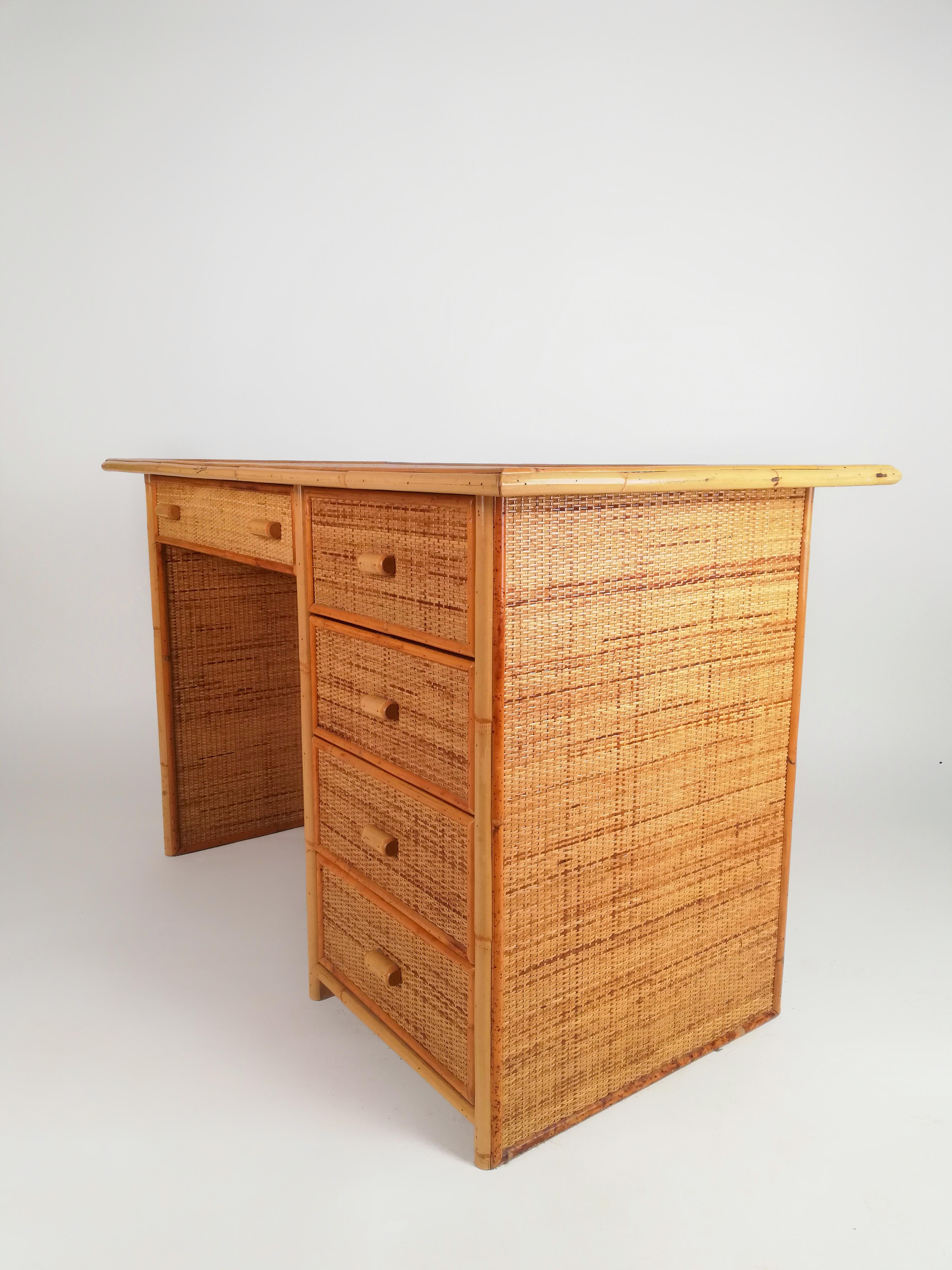 Vintage Italian Writing Desk with Drawers in Bamboo, Rattan and Plywood, 1970s In Good Condition For Sale In Roma, IT