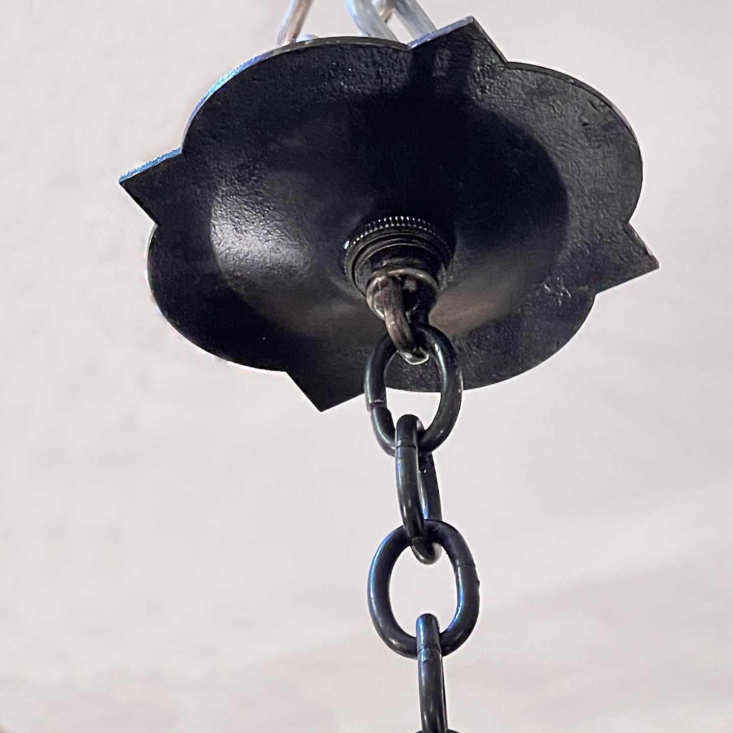 Vintage Italian Wrought Iron Chandelier. In Good Condition For Sale In New York, NY