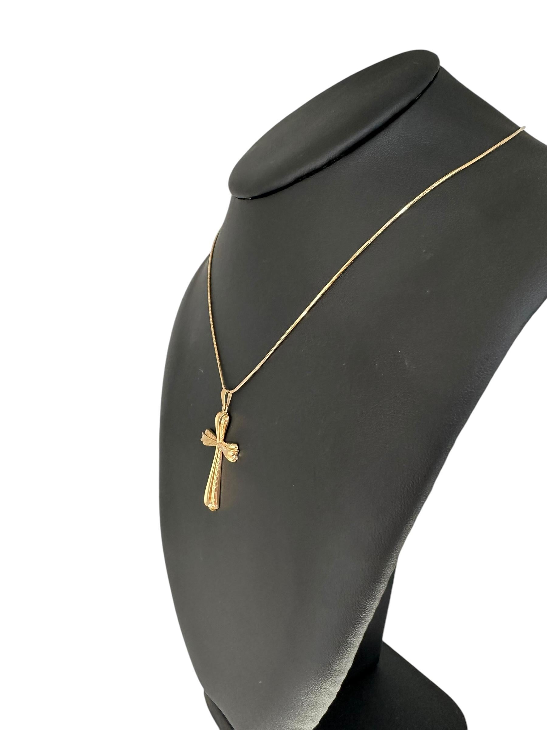 Vintage Italienisch Gelbgold Kreuz im Angebot 1