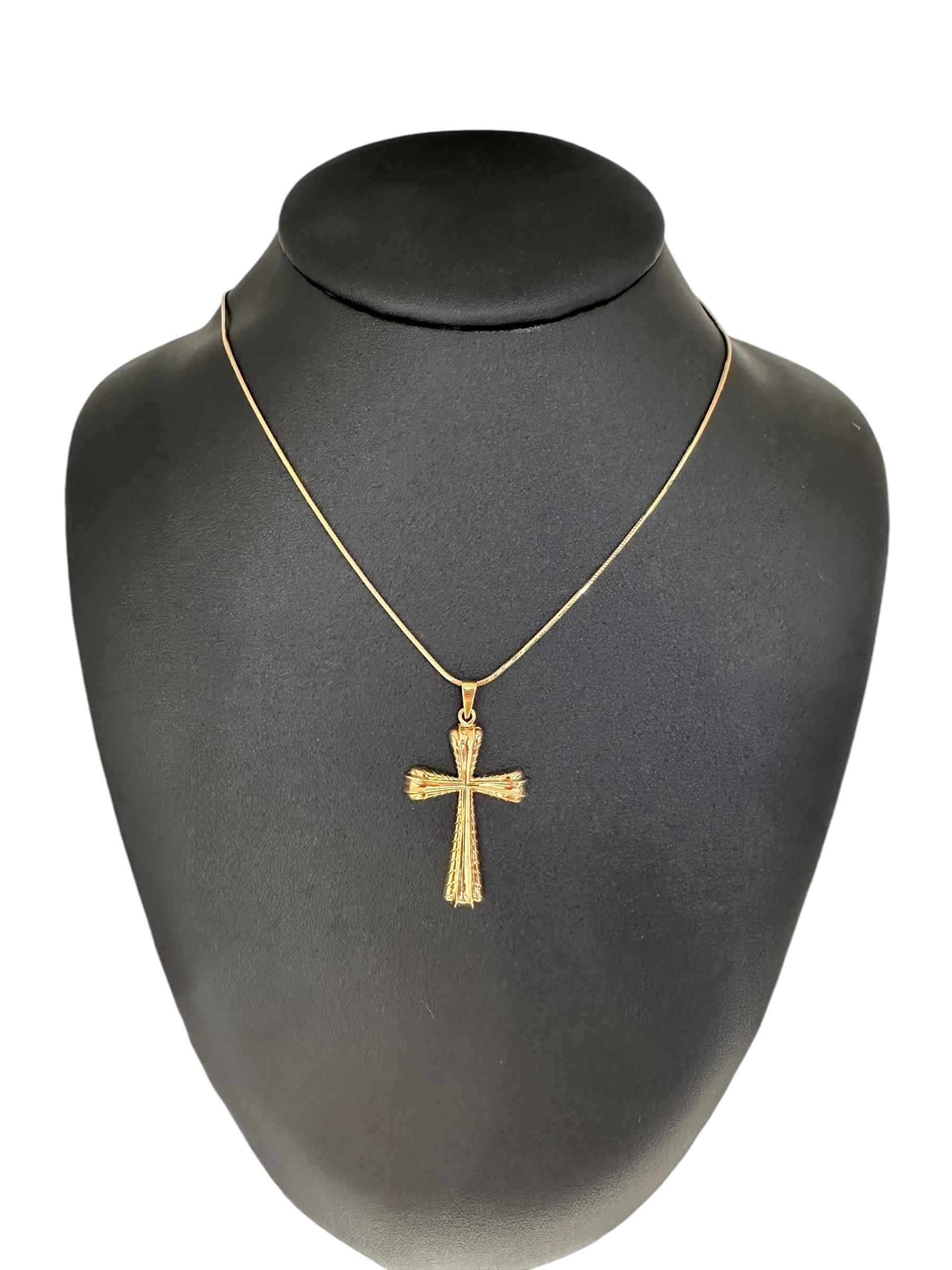 Vintage Italienisch Gelbgold Kreuz im Angebot 2