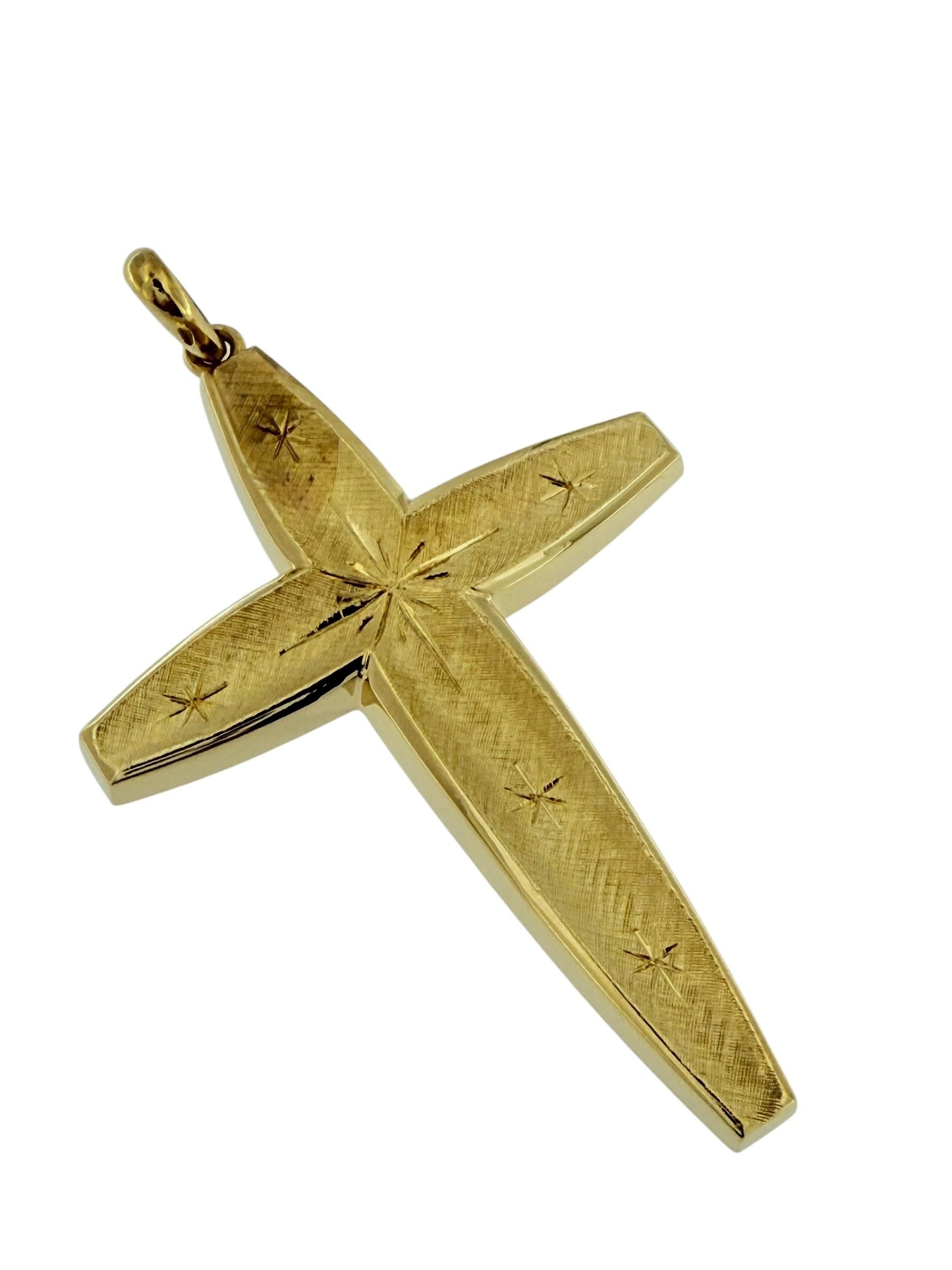 Vintage Italian Yellow Gold Cross with Stars Design en vente 1