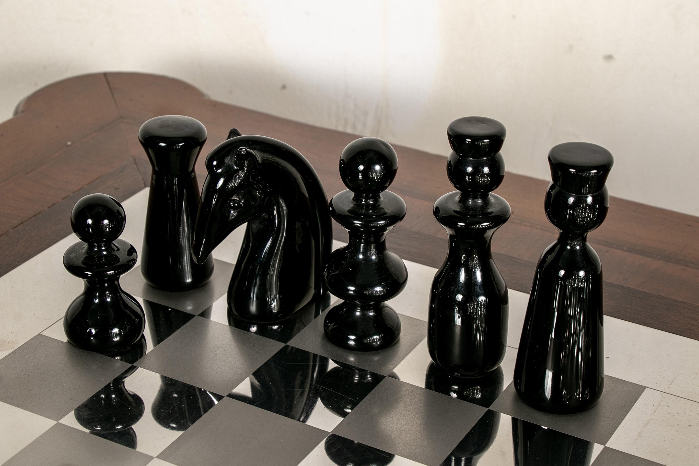 Vintage Italianate Games Table with Designer Chess Board and Cenedese Murano Gla 1