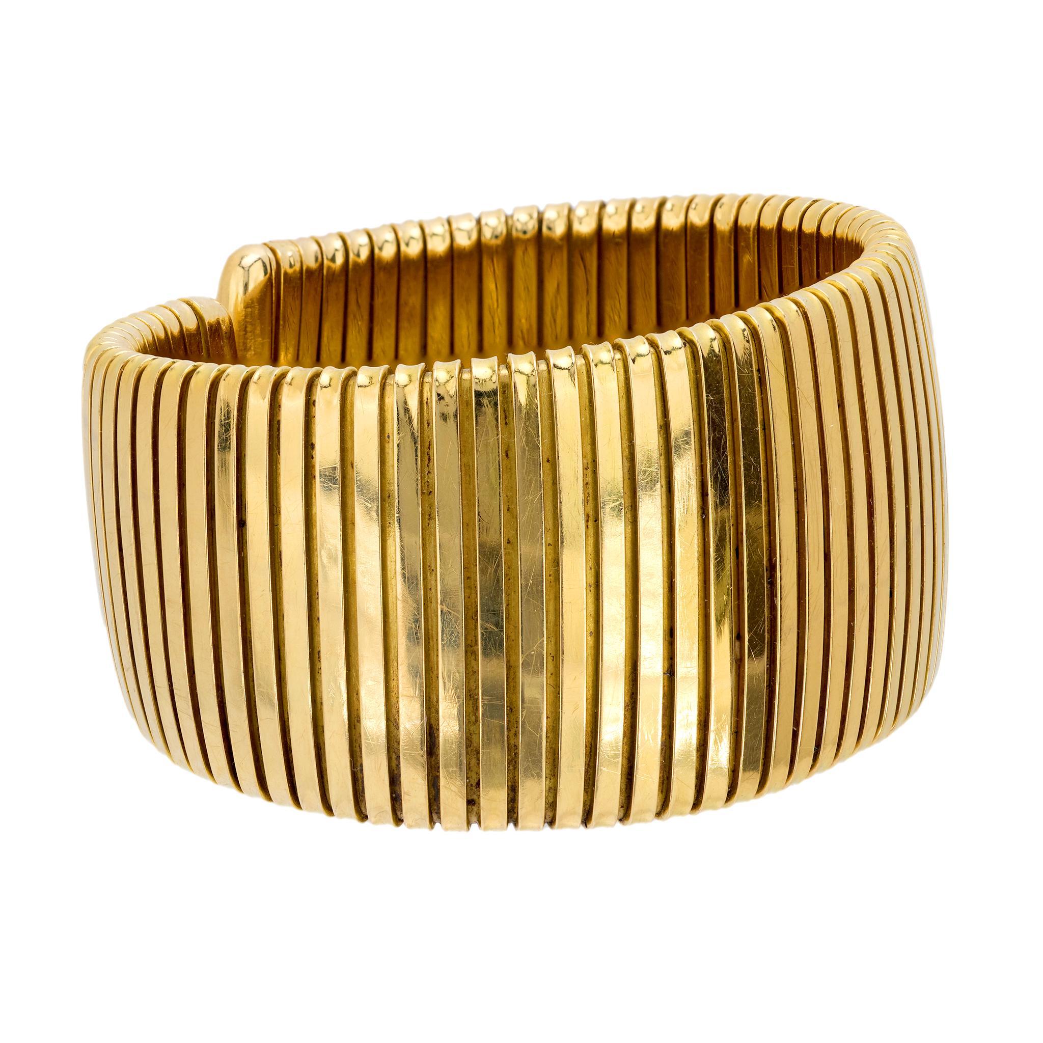 Modern Vintage Italy 18k yellow gold Tubogas style cuff bangle