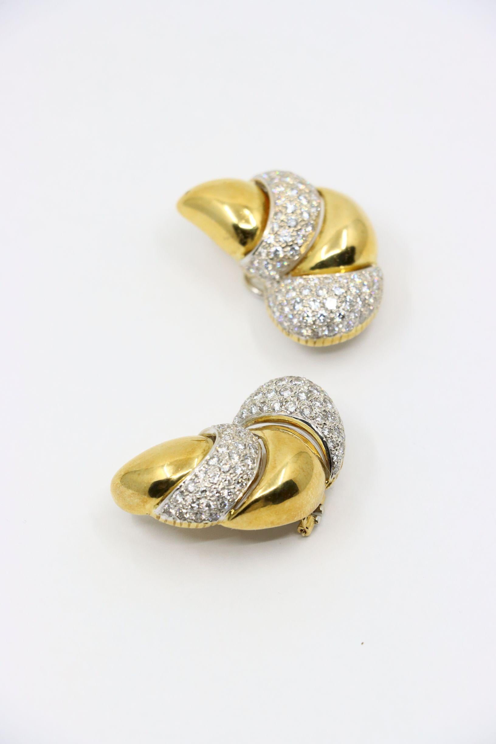 Vintage Italy 18K Yellow & White Gold Diamond Earrings In Good Condition For Sale In Flushing, NY