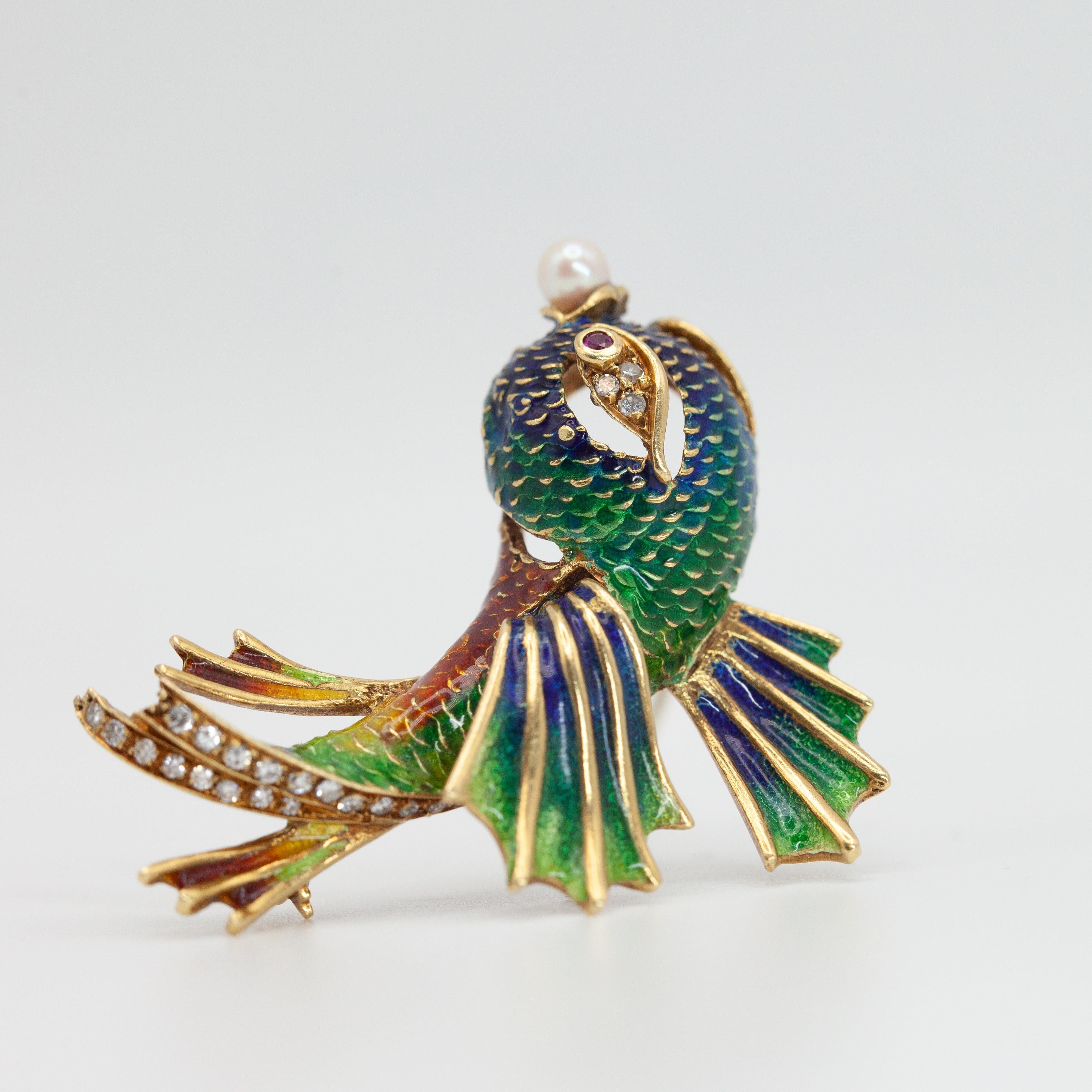 Vintage Italy 18K YG Diamond Enamel Fish Brooch In Excellent Condition For Sale In New York, NY