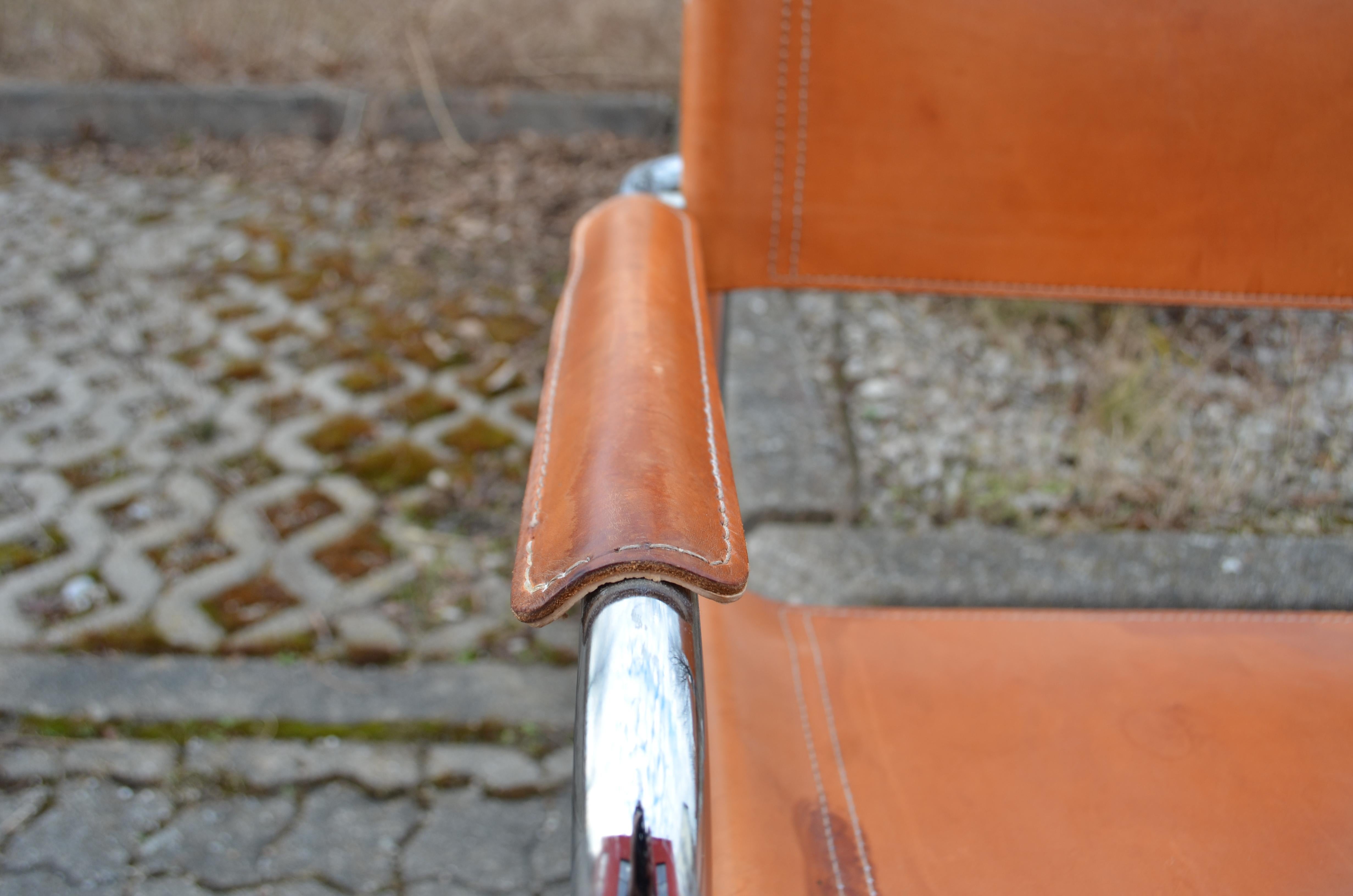 Vintage Italy Cognac Vegetal Leather Dining Chairs Armchairs Cantilever Set of 4 For Sale 7