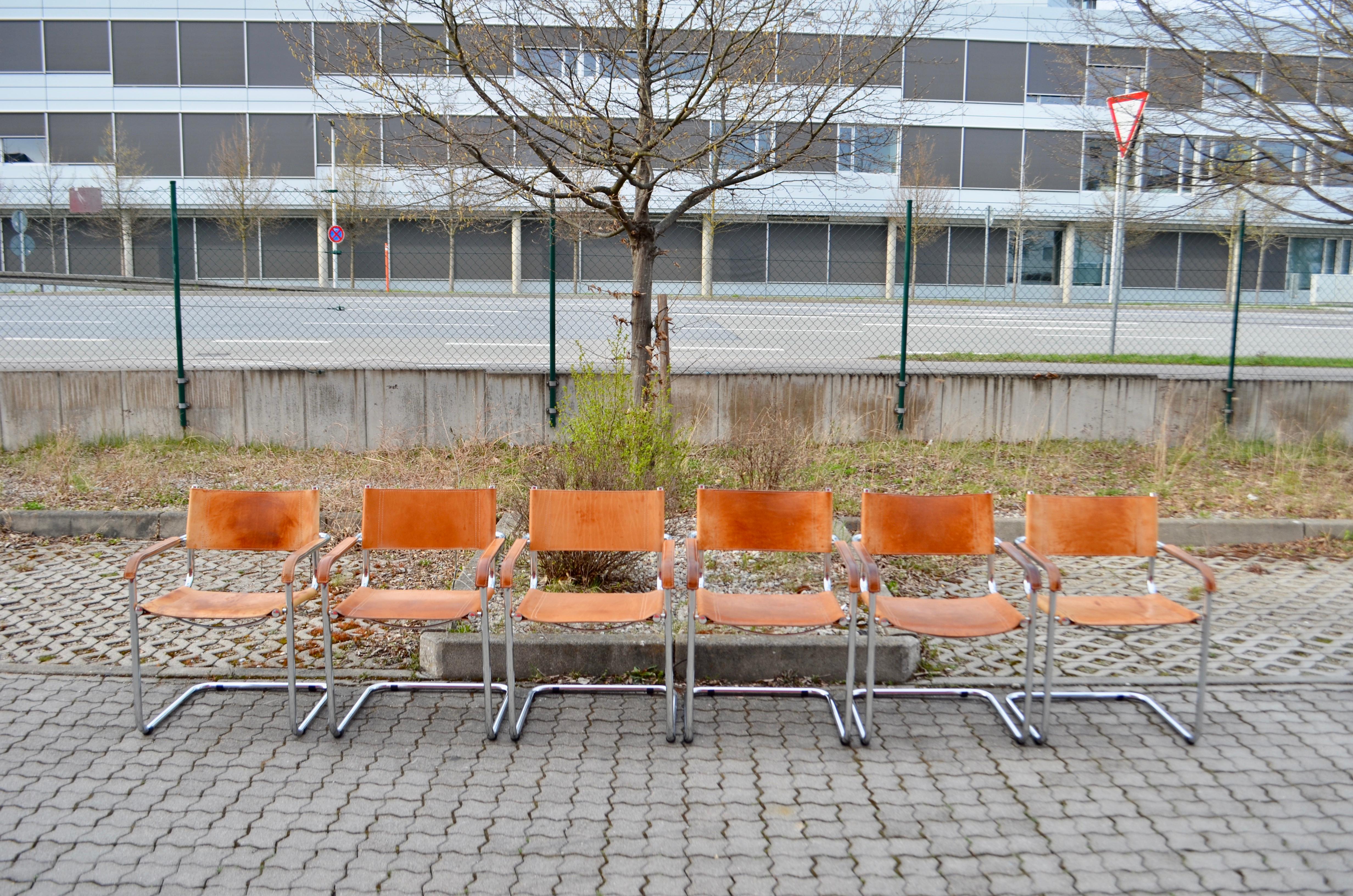 Cognacfarbene Esszimmerstühle und Sessel aus pflanzlichem Leder, Vintage, Italien, 6er-Set, freitragendes Set (Bauhaus) im Angebot