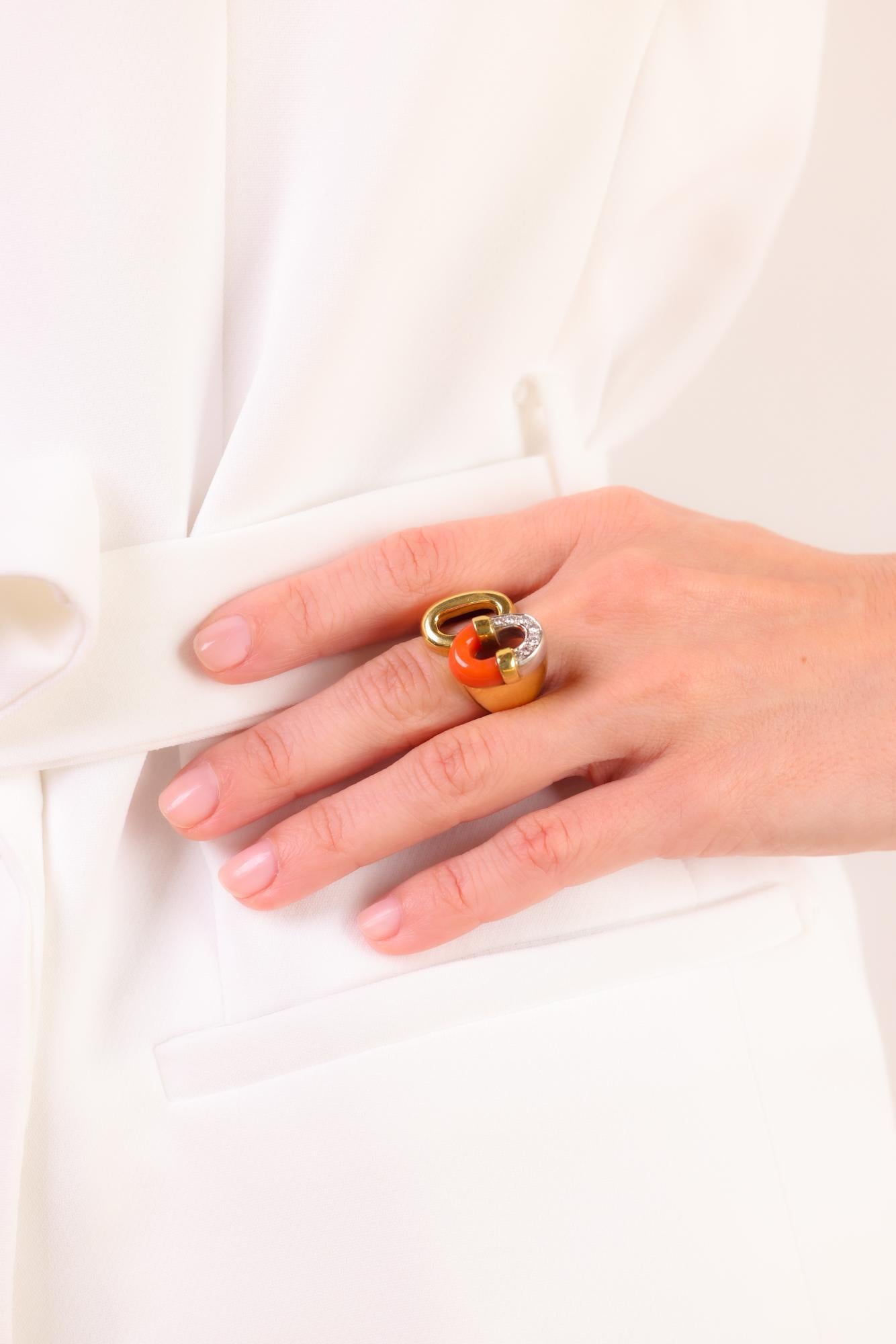 Italienischer Diamant-Korallen-Cocktailring aus 18 Karat Gold (Brillantschliff)