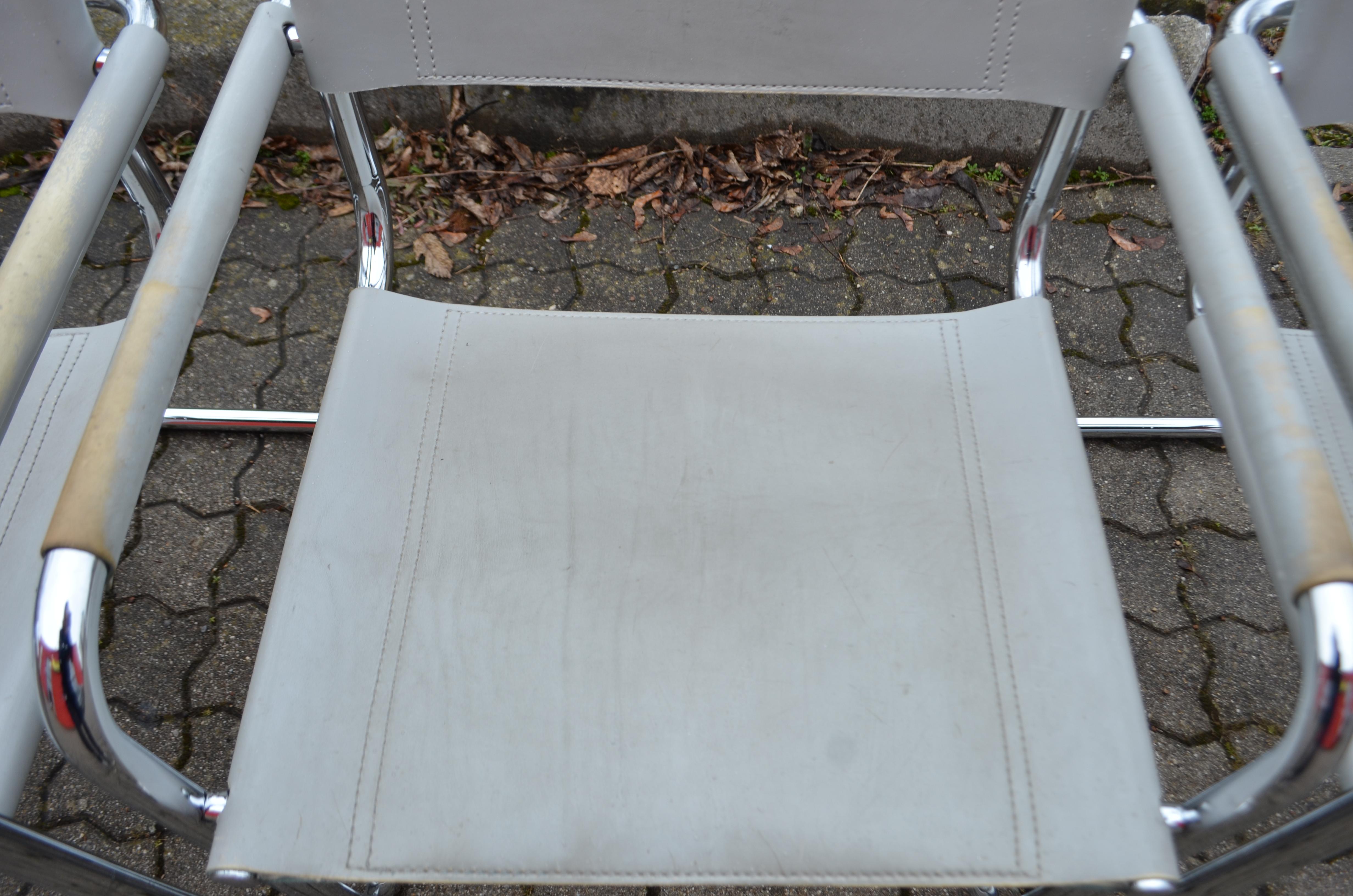 Vintage Italy Light Grey Leather Dining Chairs Armchairs Cantilever Set of 4 For Sale 9