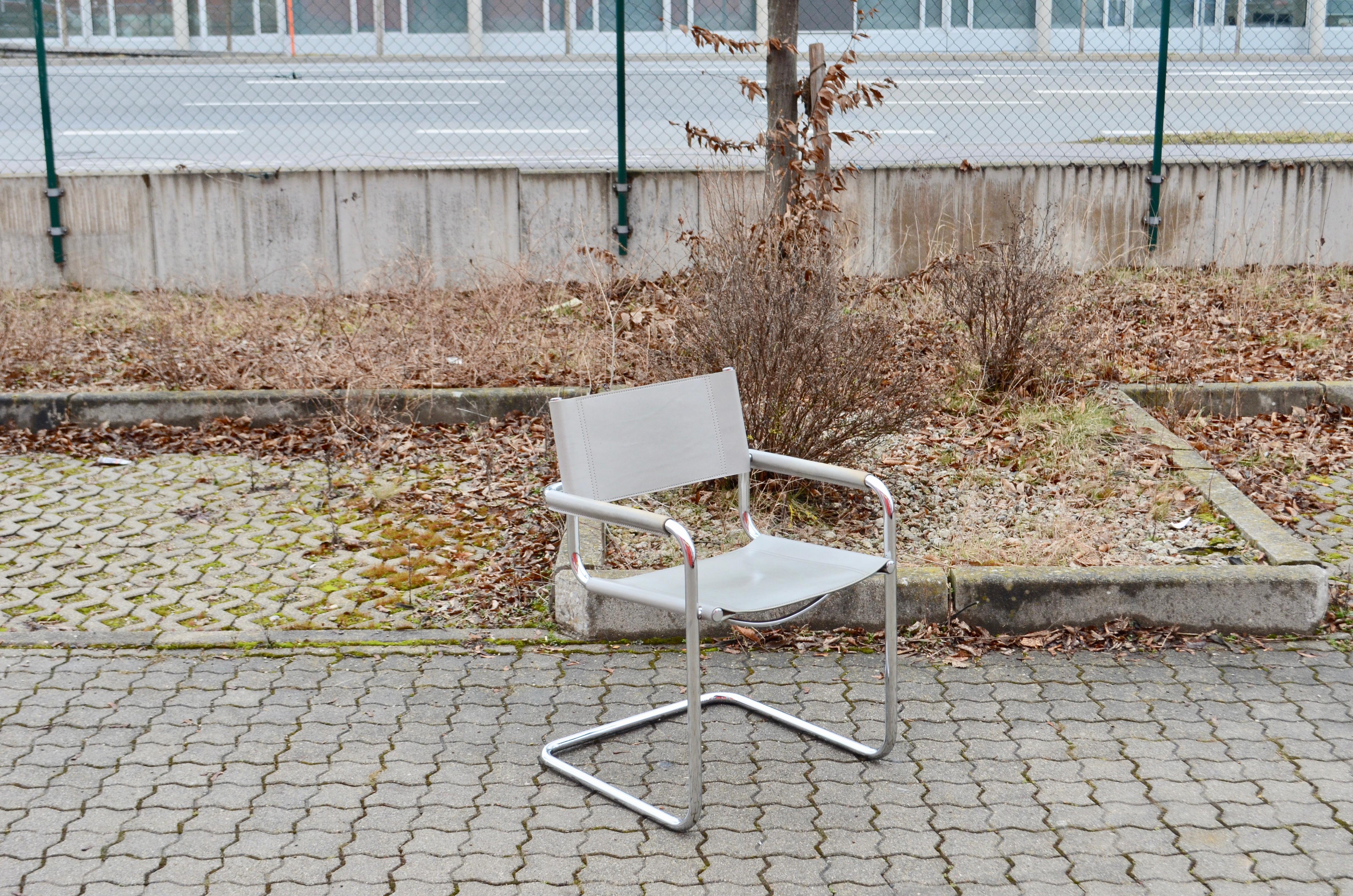 20th Century Vintage Italy Light Grey Leather Dining Chairs Armchairs Cantilever Set of 4 For Sale