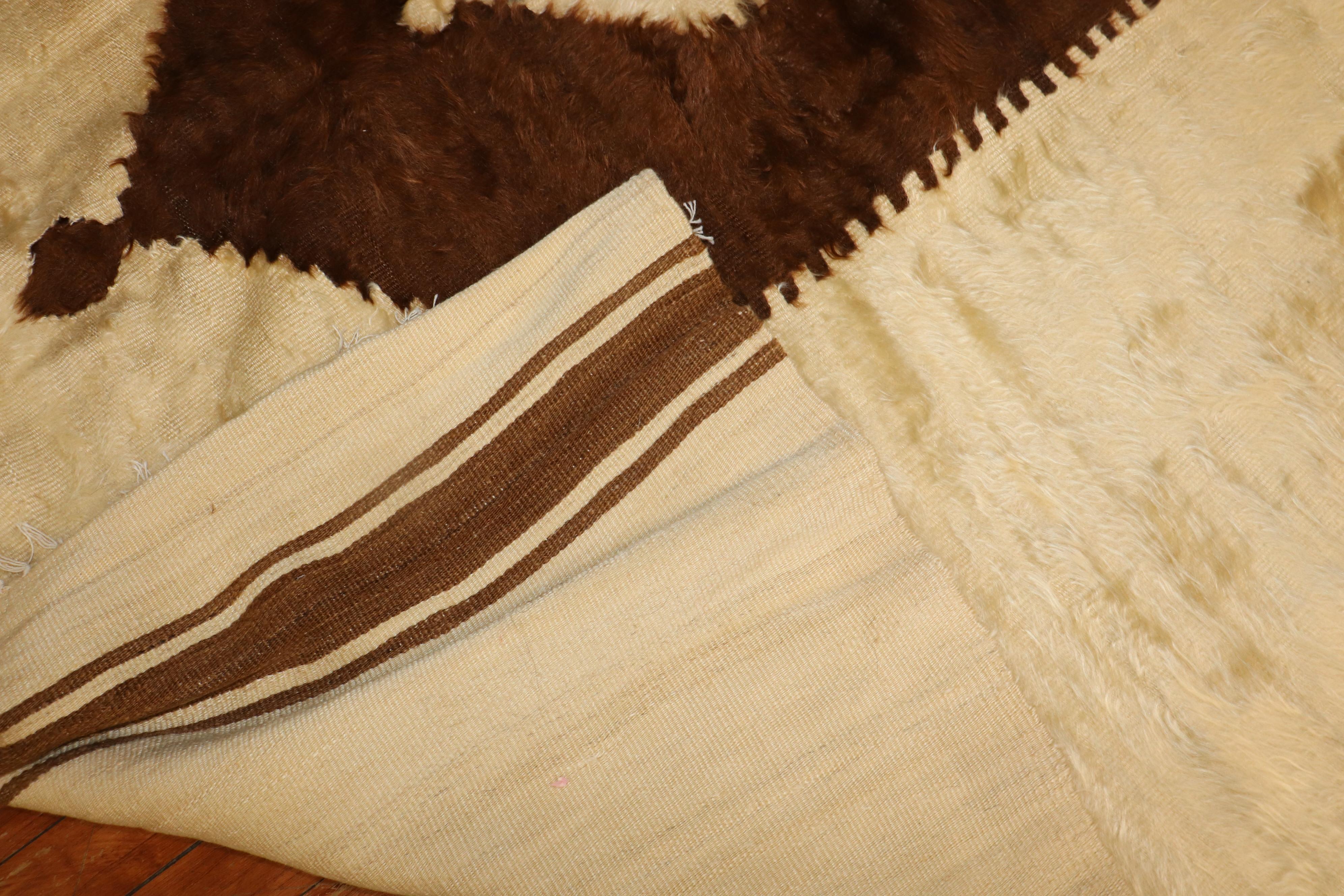 Vintage Ivory and Brown Turkish Mohair Rug In Good Condition For Sale In New York, NY