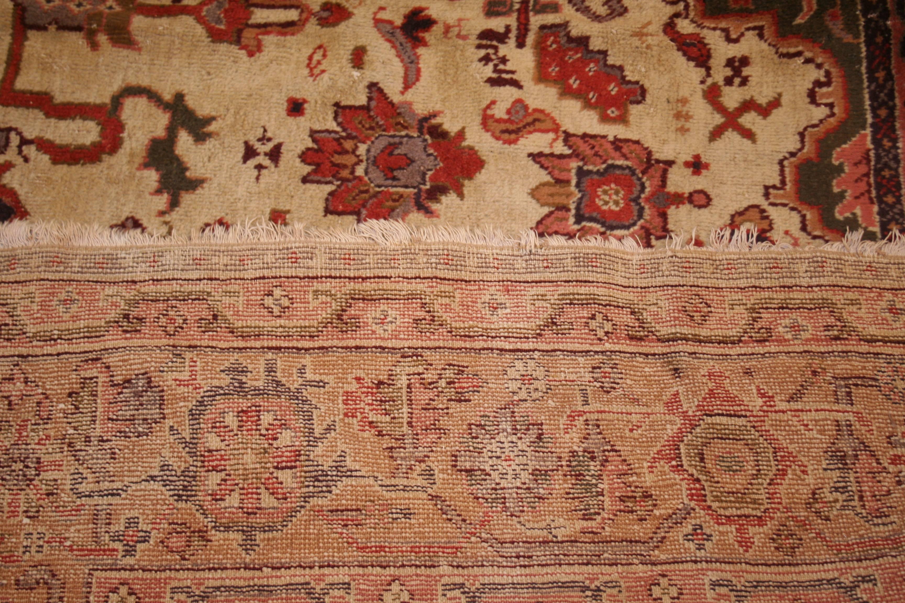 Mid-20th Century Vintage Ivory Background Turkish Medallion Design Rug For Sale