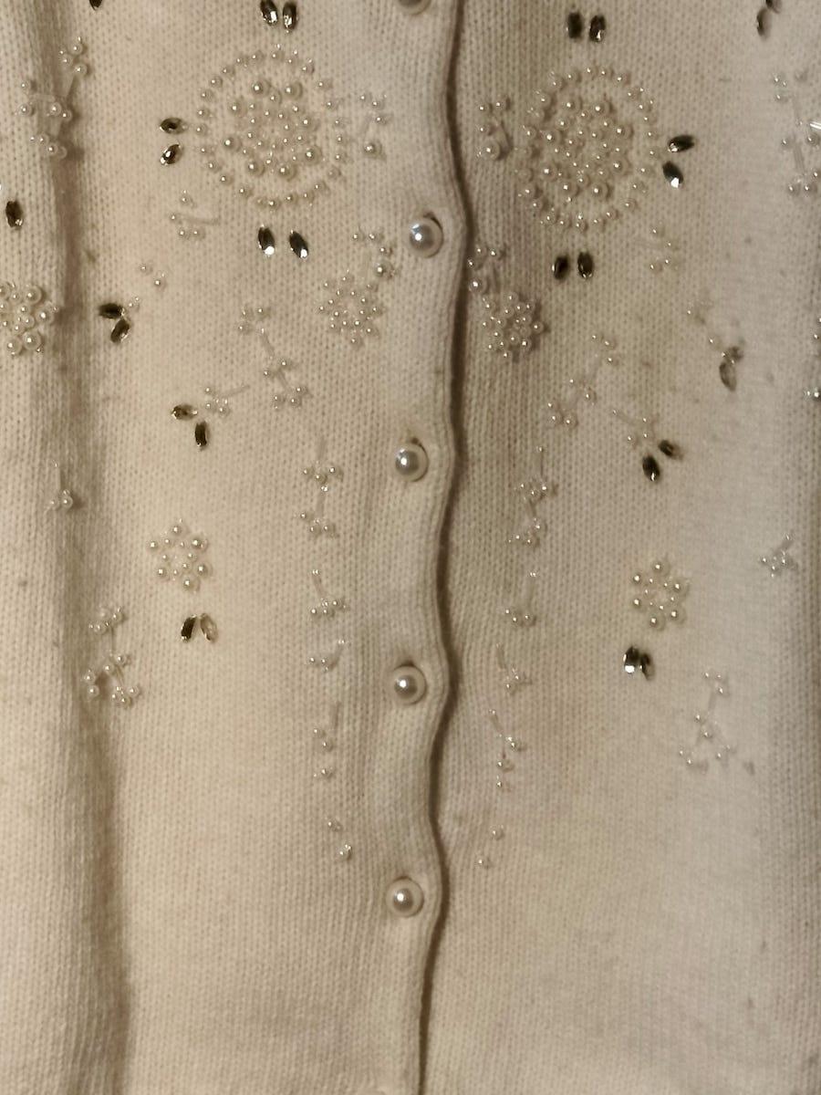 Elfenbeinfarbene Wollstrickjacke mit Perlen, 1950er Jahre im Angebot 2