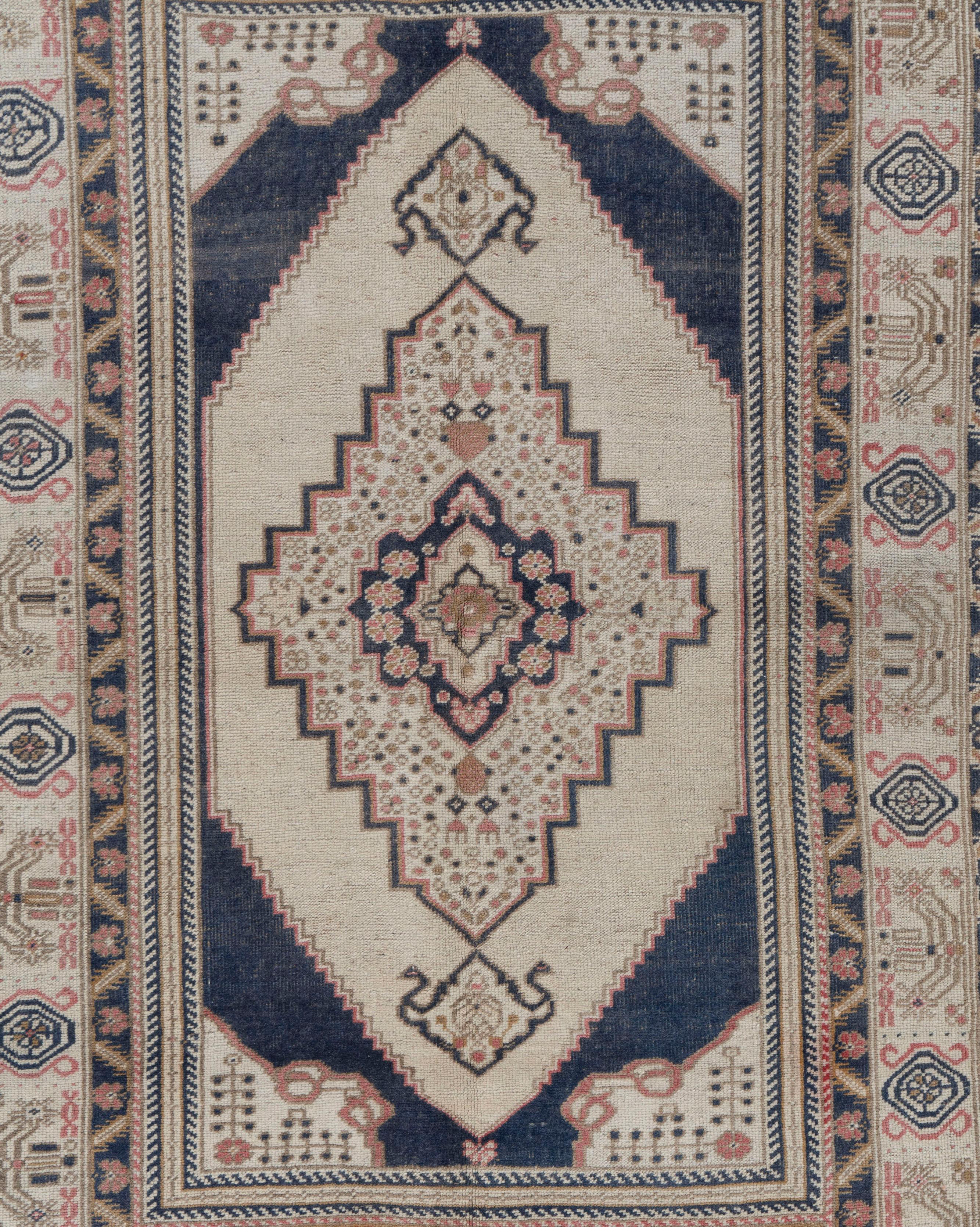 3'9 x 6'1. These attractive rugs are suitable for a wide variety of places, but the significant effect of Oushaks is that they bring space together, making it cozy and warm. The artistic technique of weaving Oushak's knots allows you to create a