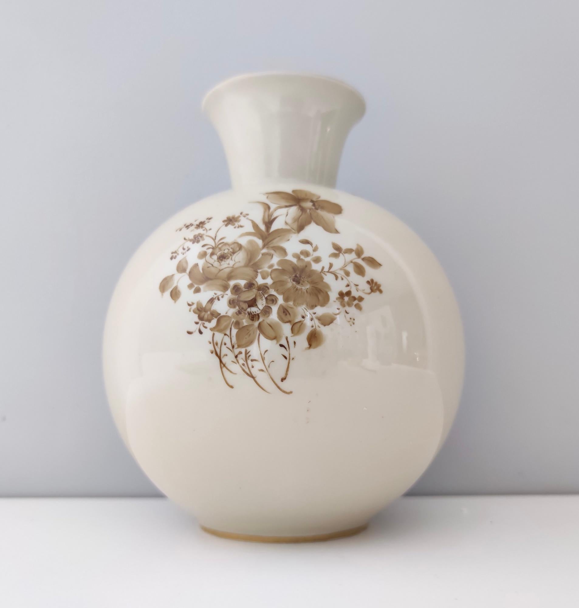 Vintage Ivory Ceramic Vase with Brown Floral Details by Rosenthal, Italy In Excellent Condition For Sale In Bresso, Lombardy