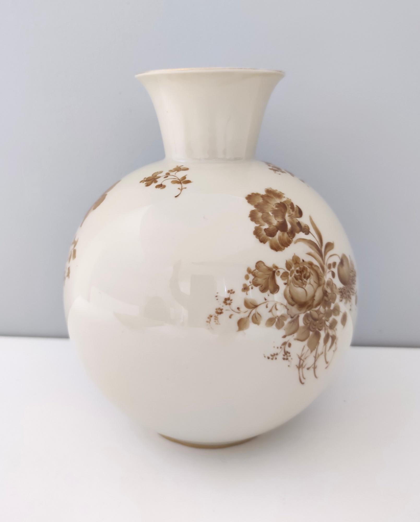 Vintage Ivory Ceramic Vase with Brown Floral Details by Rosenthal, Italy In Excellent Condition For Sale In Bresso, Lombardy