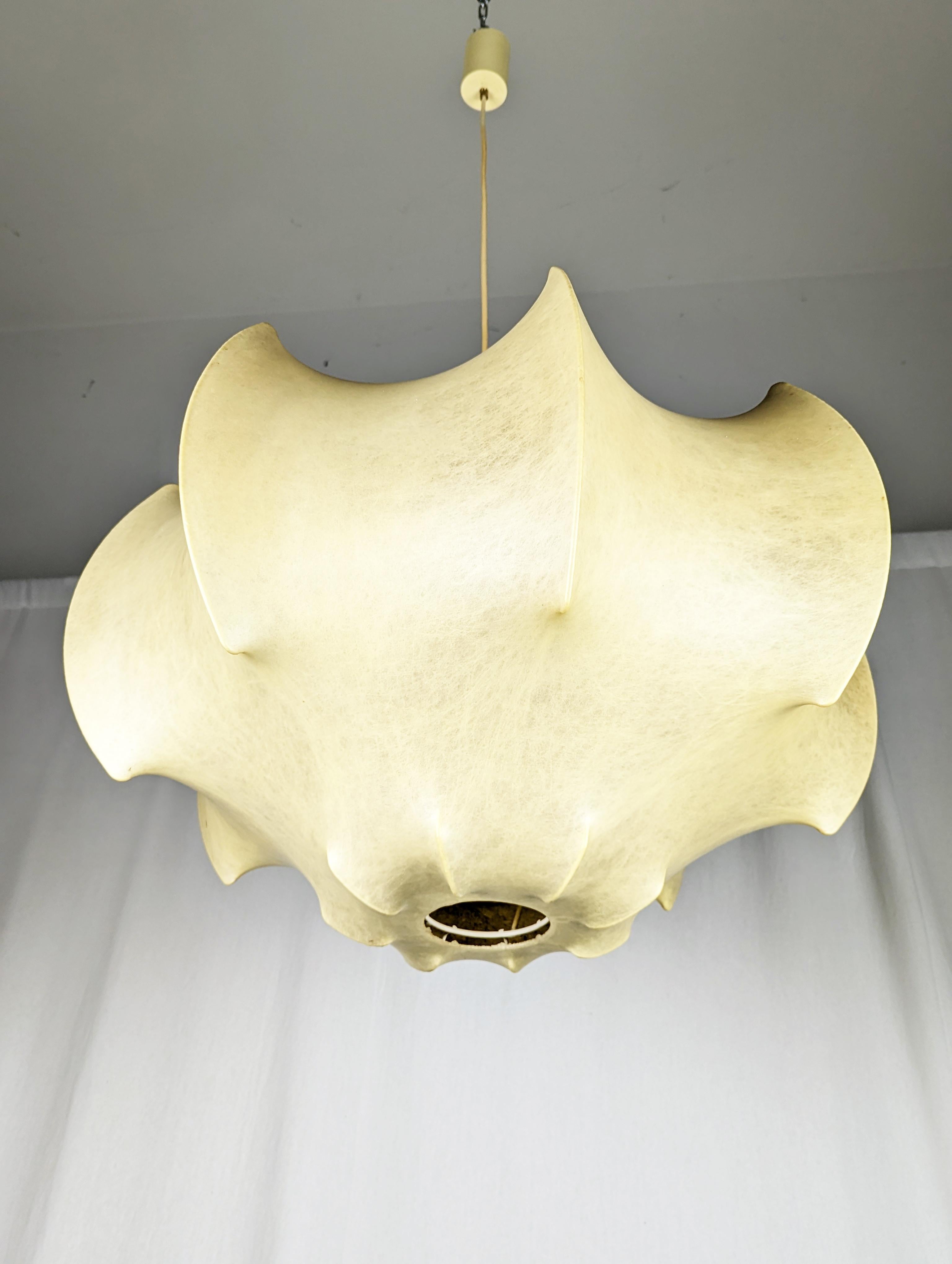 Vintage Ivory Cocoon 1960s Pendant by Castiglioni Bros for Flos 3