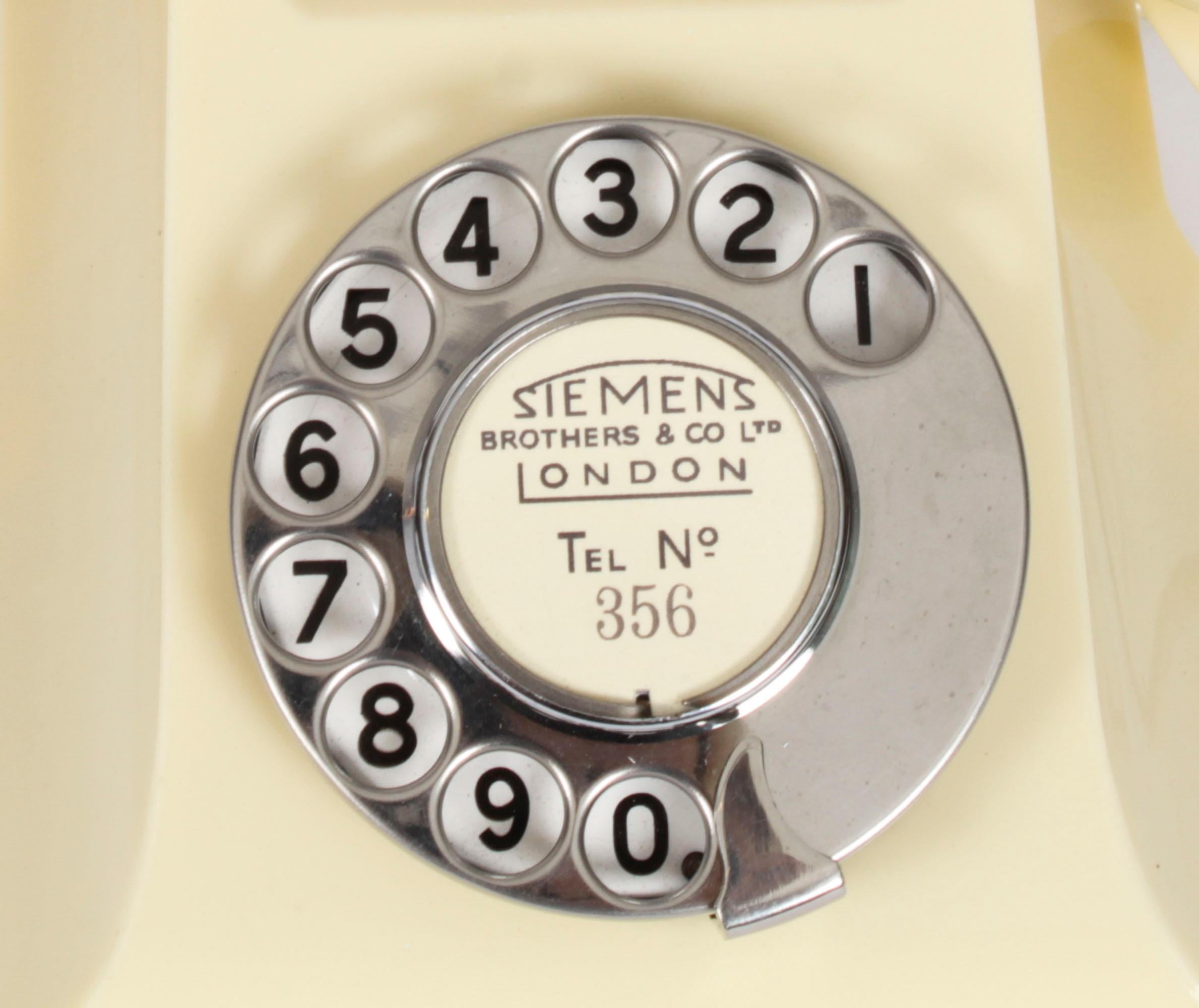 Vintage 356 Siemens Telephone 1954 Mid 20th Century In Good Condition For Sale In London, GB