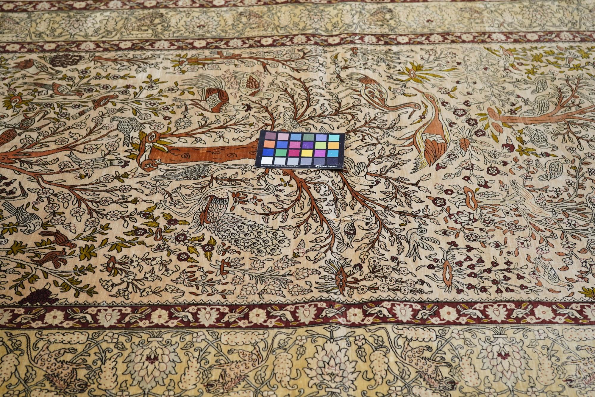 Extremely Fine Turkish Silk  Herekeh Rug 3'8'' x 5'10'' For Sale 6