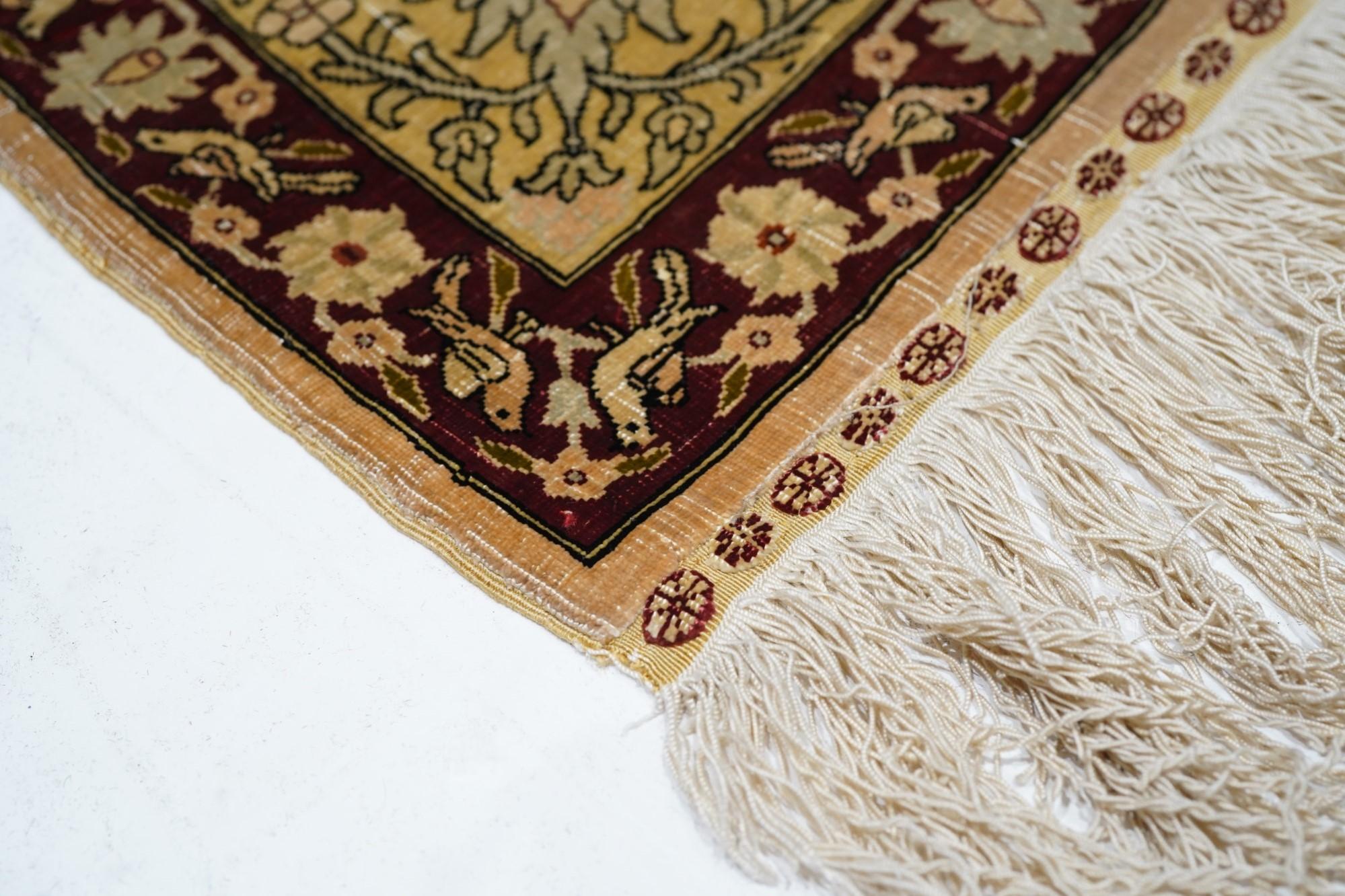 Extremely Fine Turkish Silk  Herekeh Rug 3'8'' x 5'10'' In Good Condition For Sale In New York, NY