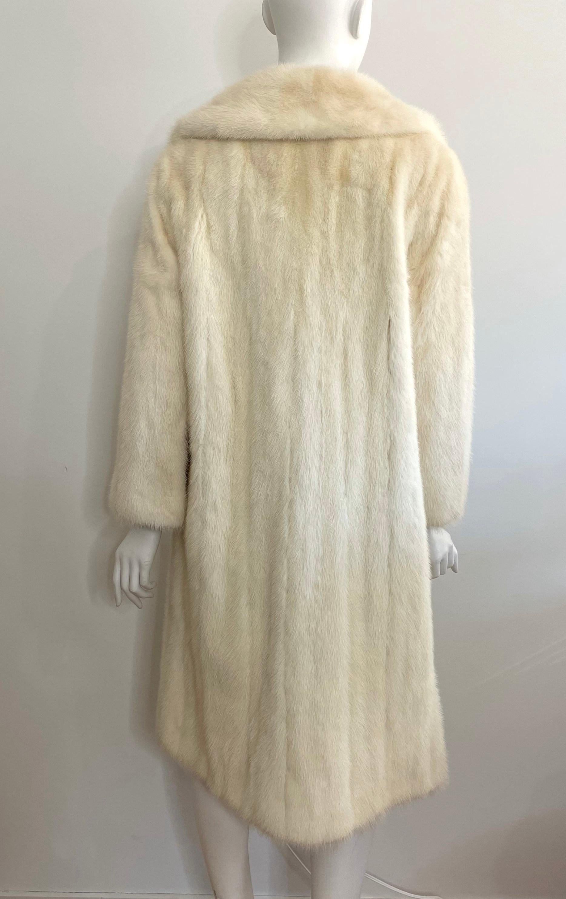 Ivory Mink Coat Classic Cut Double Breasted Jacket  For Sale 3