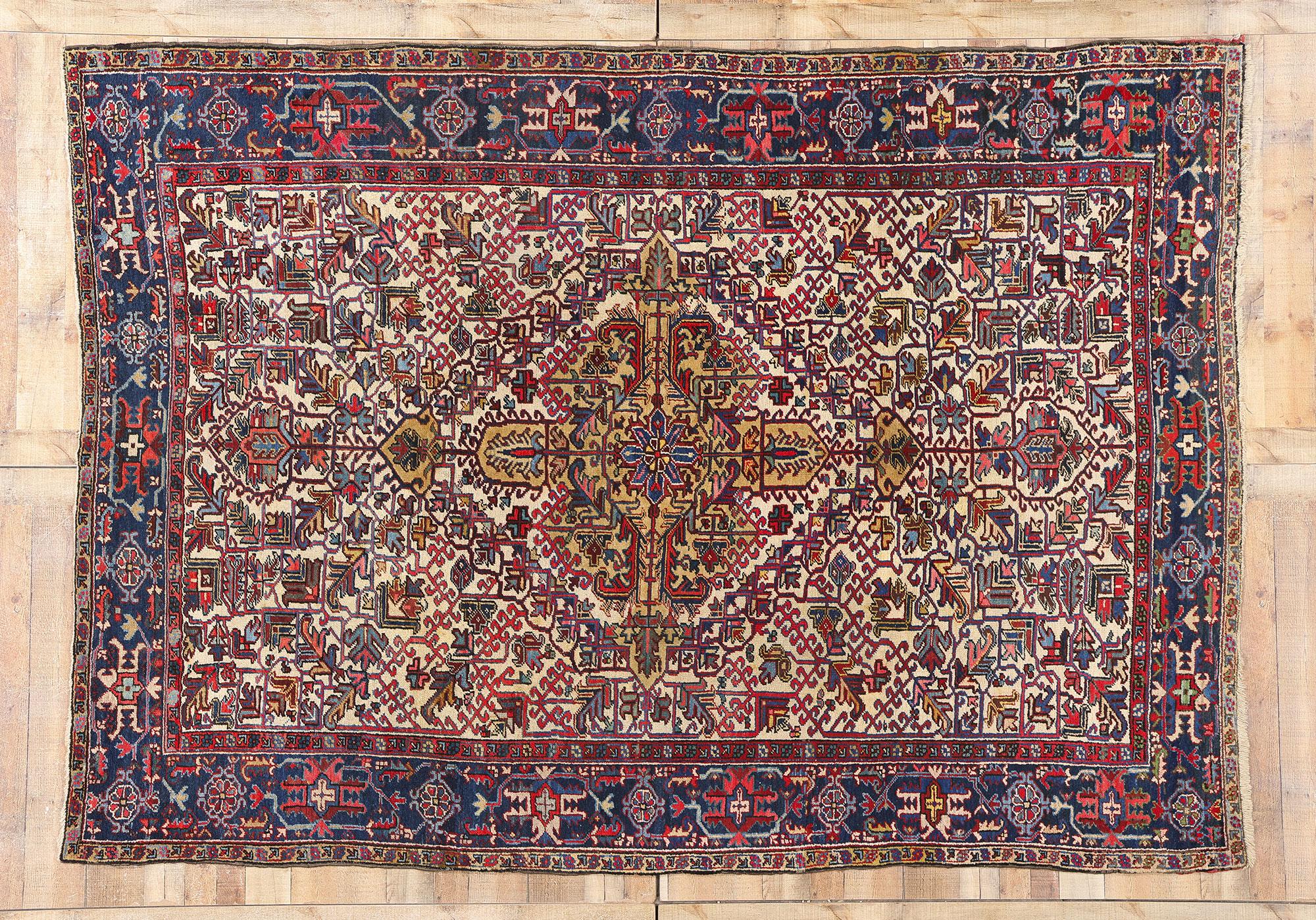 1950's Ivory Persian Heriz Carpet with Traditional Style For Sale 2